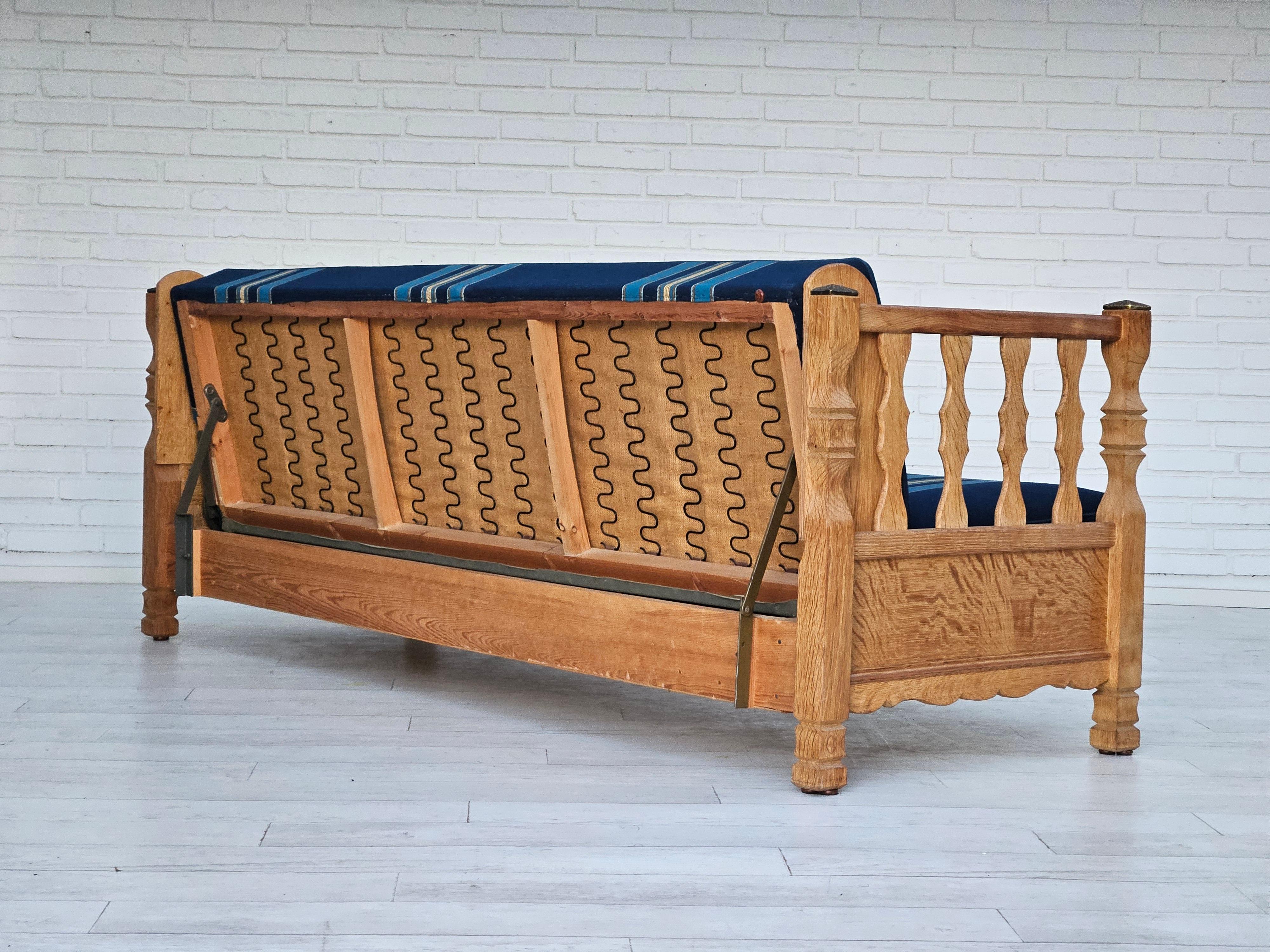 1970s, Danish sleeping foldable sofa, oak wood, original very good condition. For Sale 2