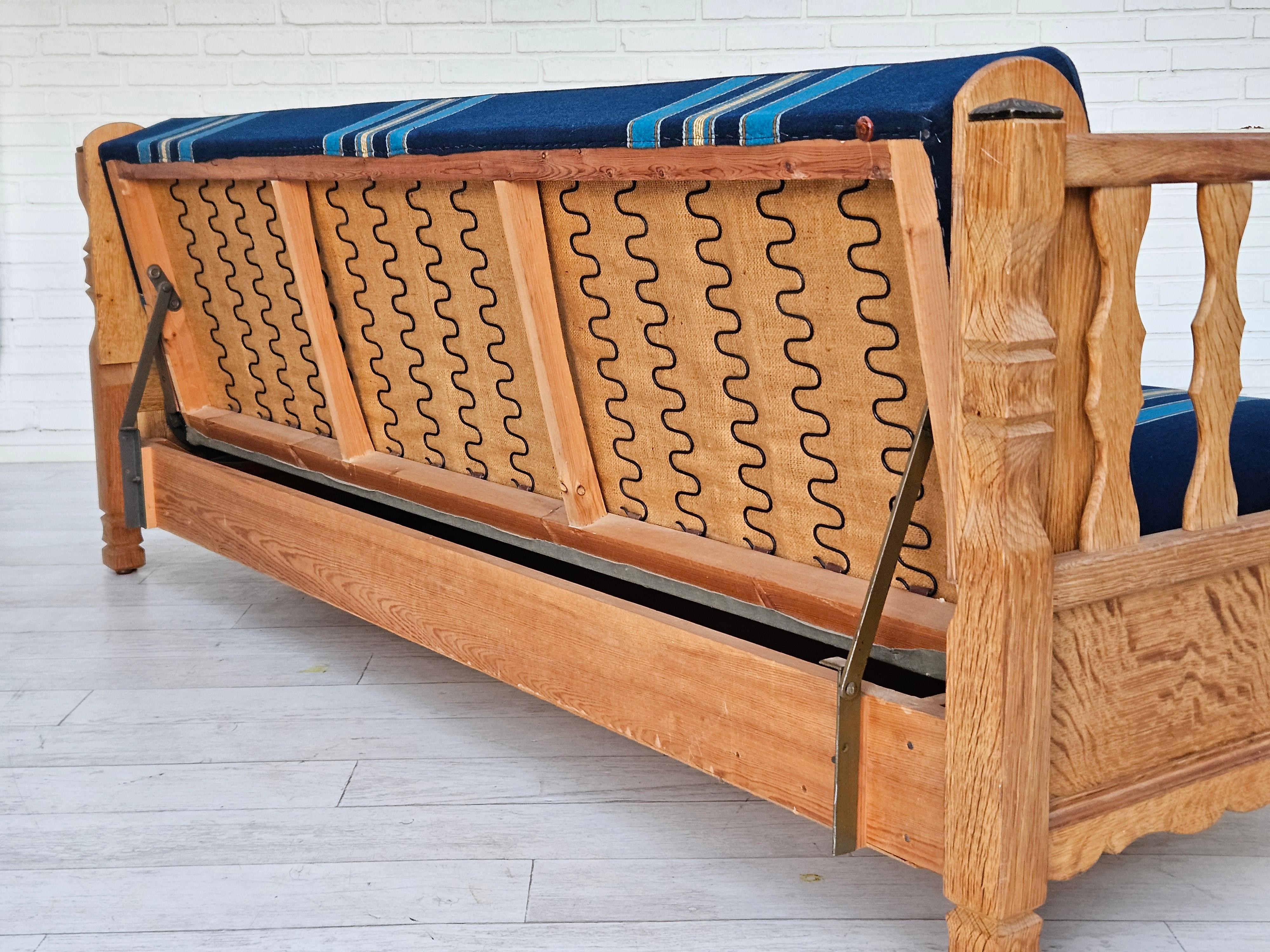 1970s, Danish sleeping foldable sofa, oak wood, original very good condition. For Sale 3