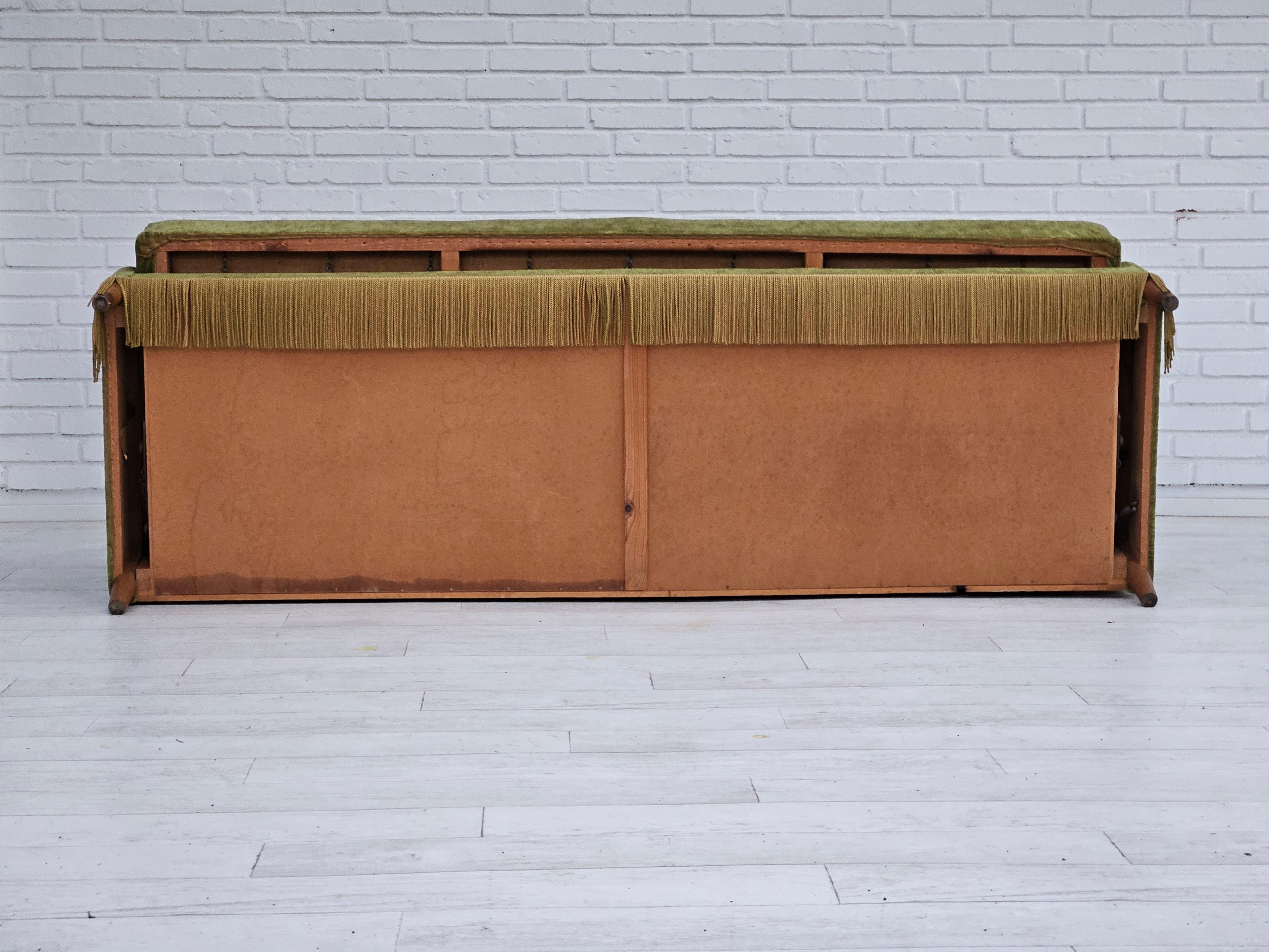 1970s, Danish sleeping foldable sofa, original very good condition. For Sale 5