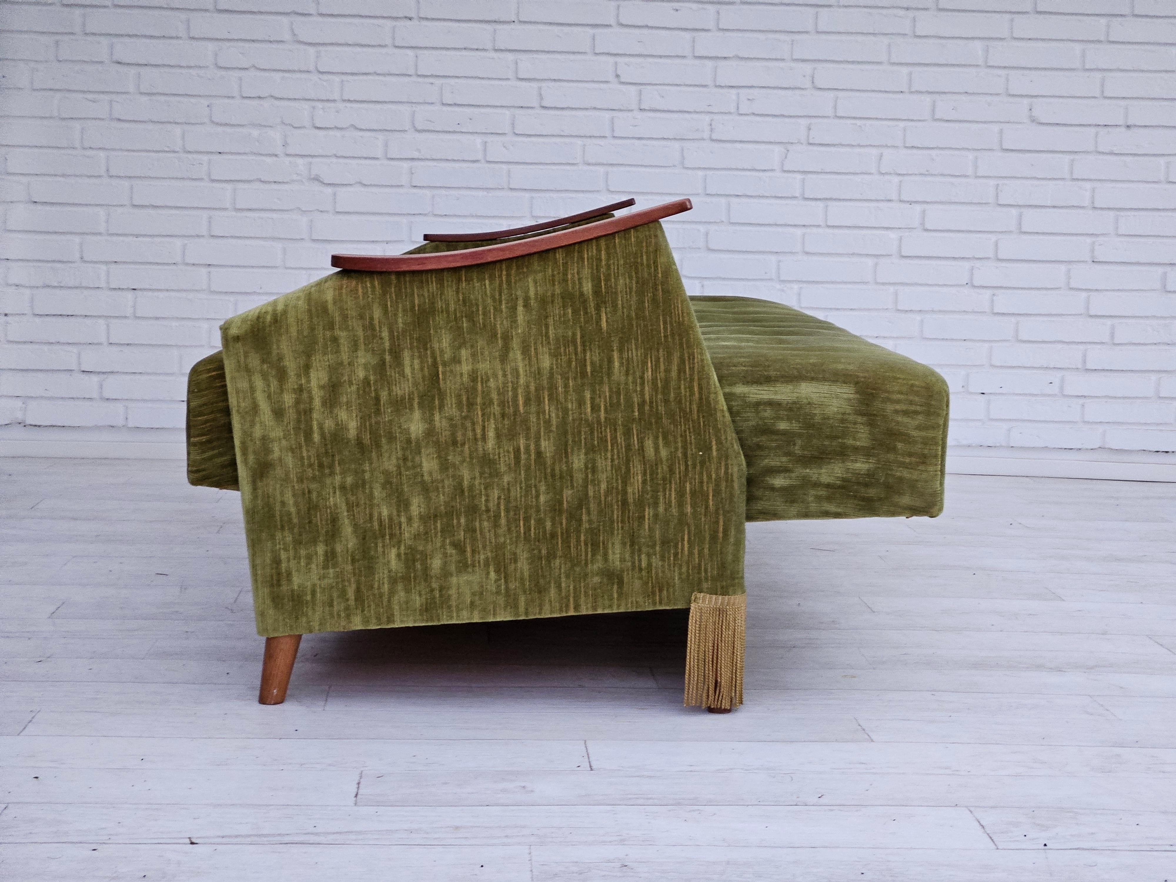Velvet 1970s, Danish sleeping foldable sofa, original very good condition. For Sale