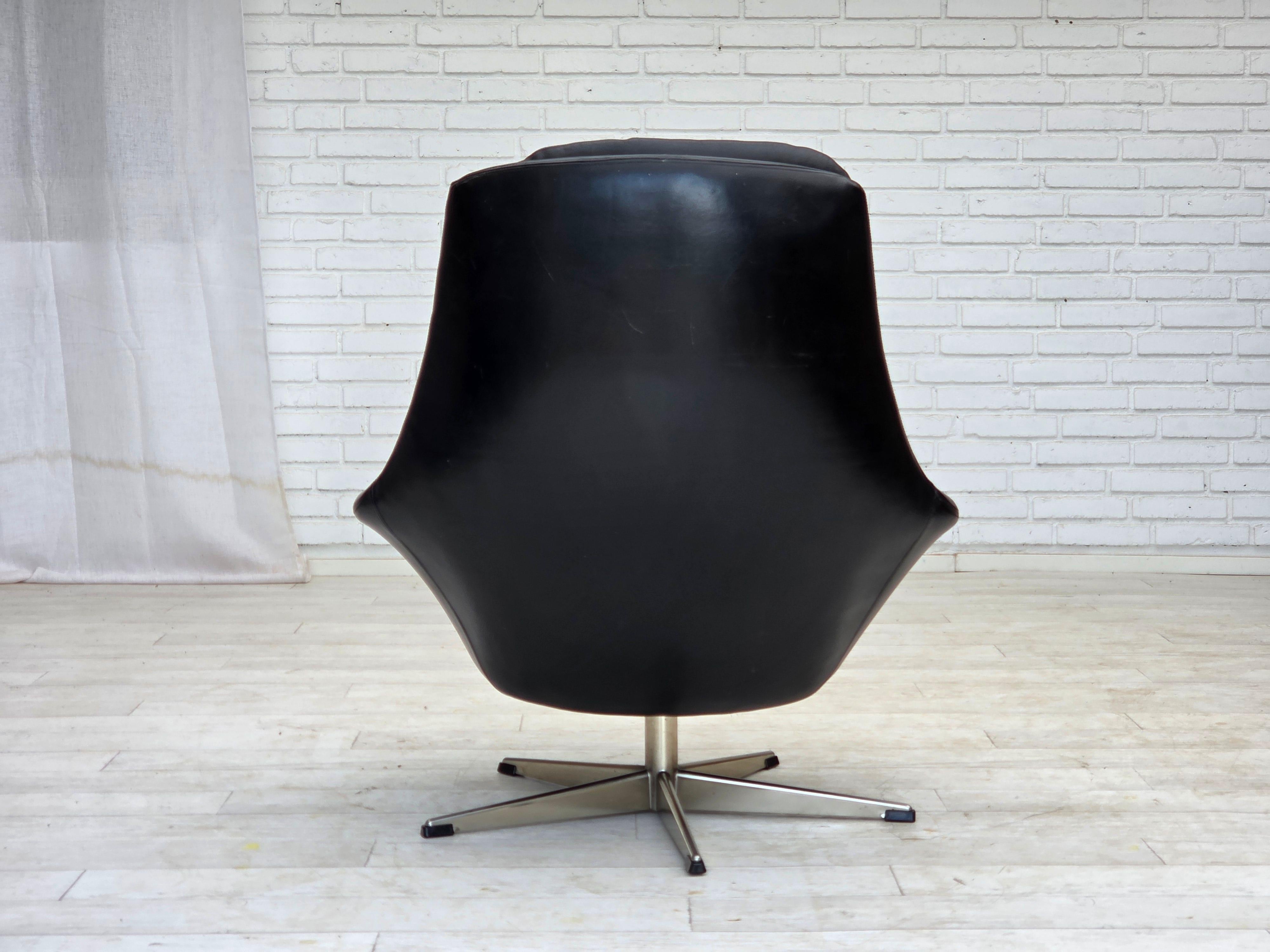 1970, fauteuil pivotant danois par H.W. Klein pour Bramin Møbler, meuble en cuir. Bon état - En vente à Tarm, 82