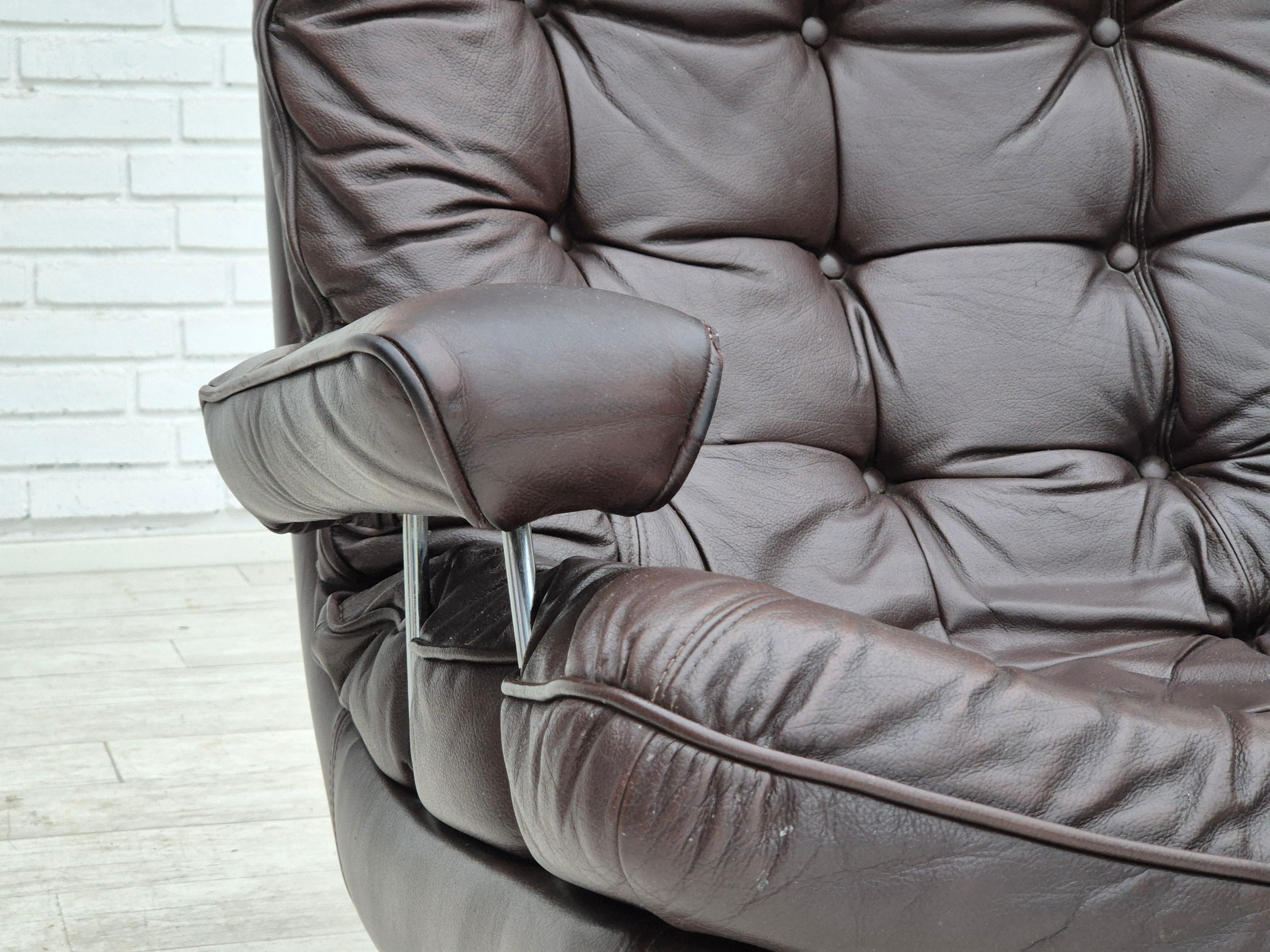 1970s, Danish swivel chair, original condition, brown furniture leather. For Sale 6