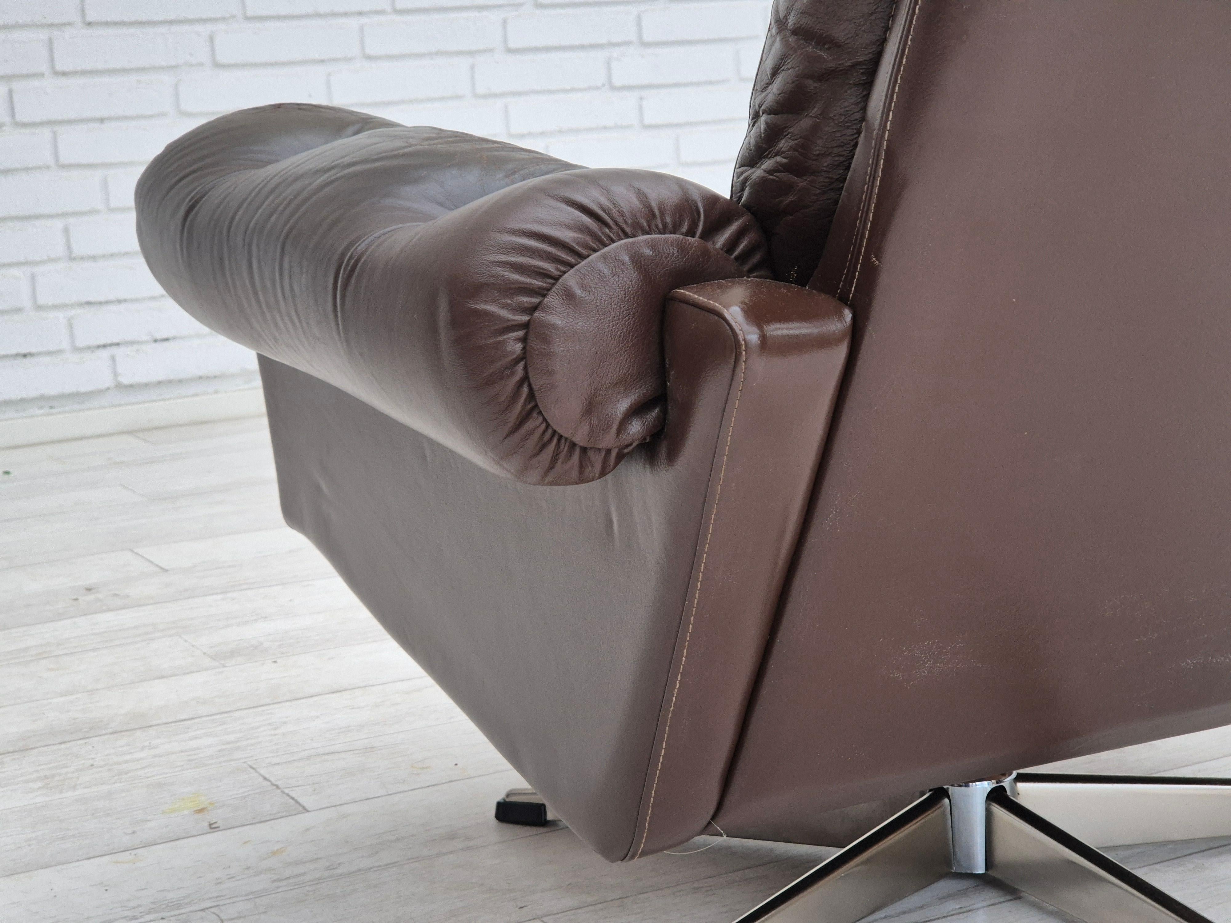 1970s, Danish swivel chair, original condition, brown furniture leather. For Sale 6