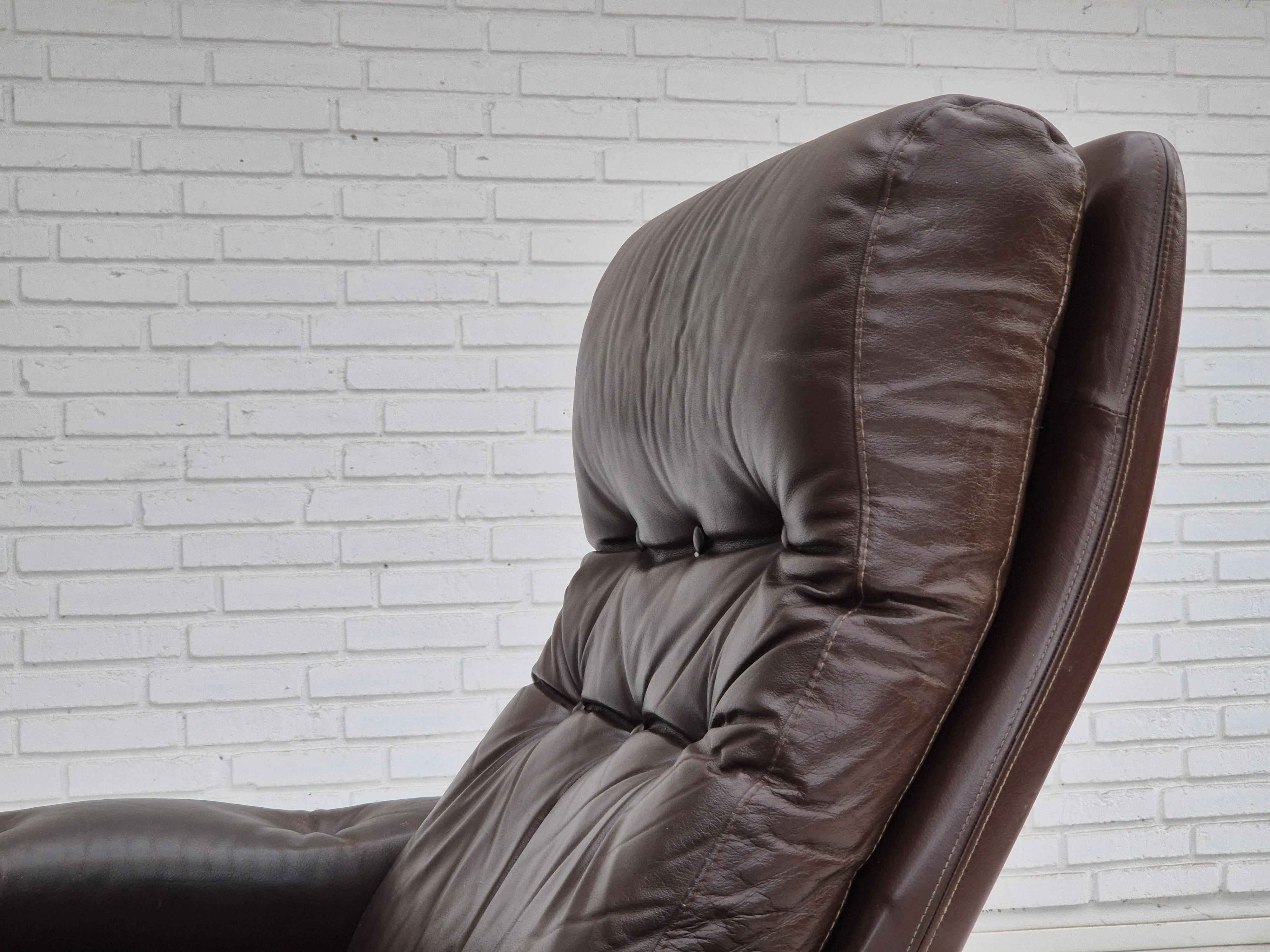 1970s, Danish swivel chair, original condition, brown furniture leather. For Sale 7
