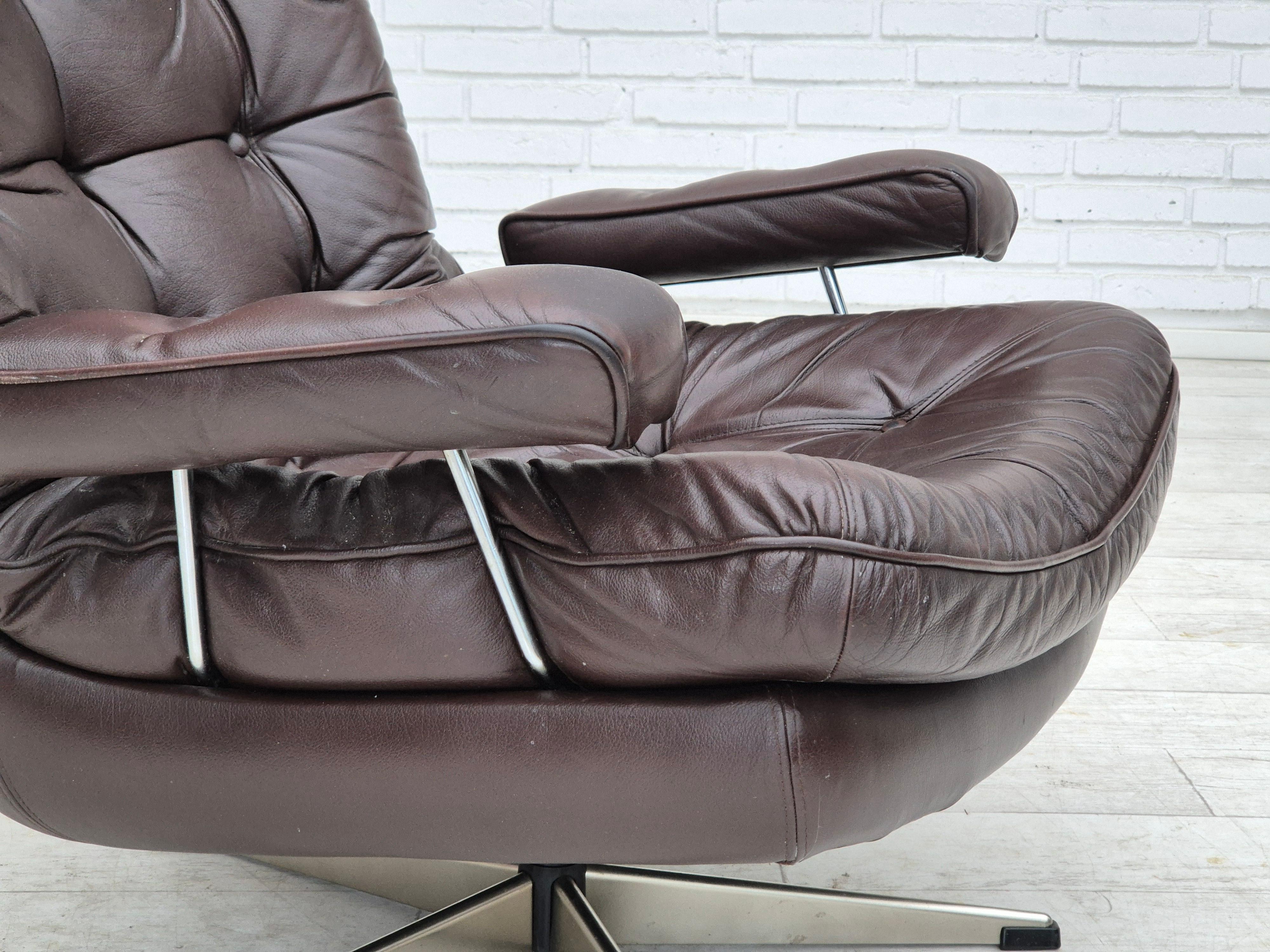 1970s, Danish swivel chair, original condition, brown furniture leather. For Sale 3