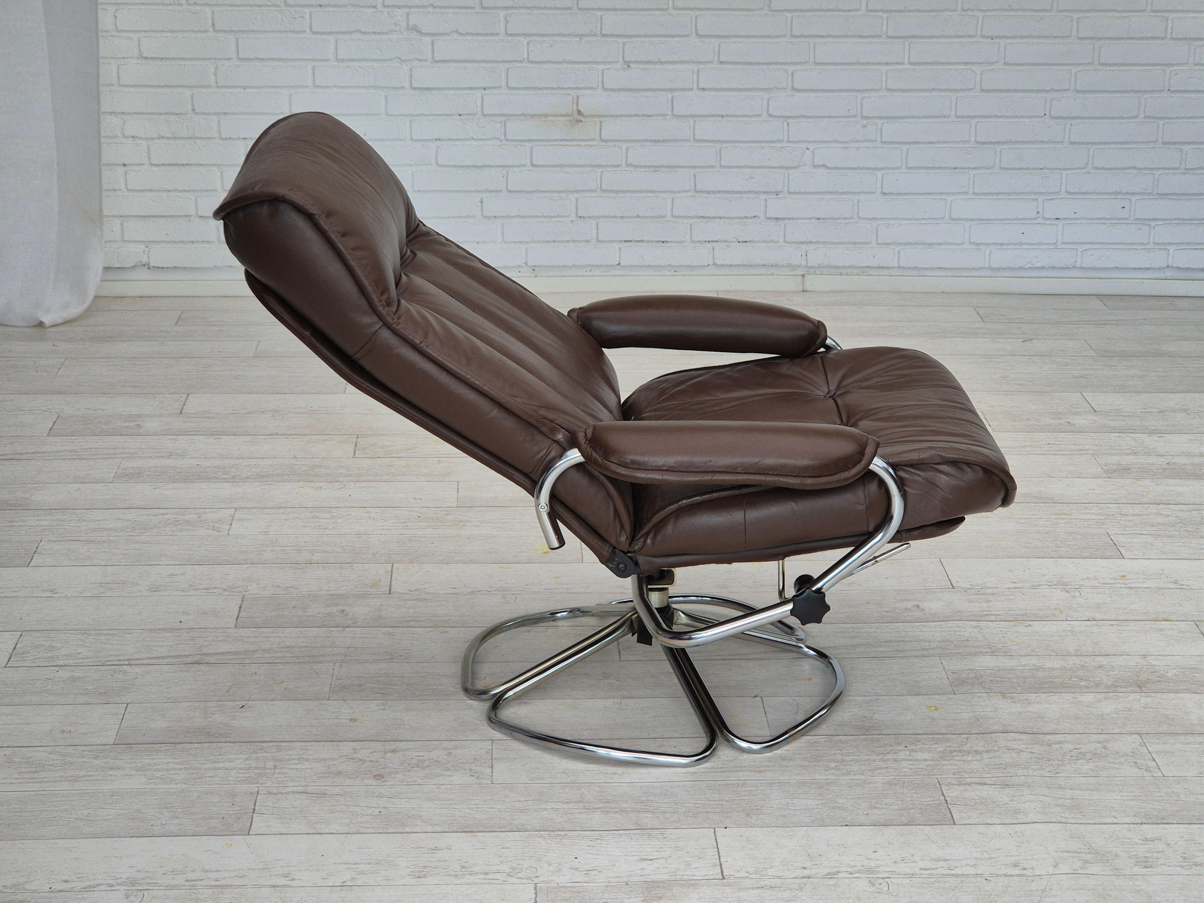 Late 20th Century 1970s, Danish swivel chair, original condition, leather, chrome steel. For Sale