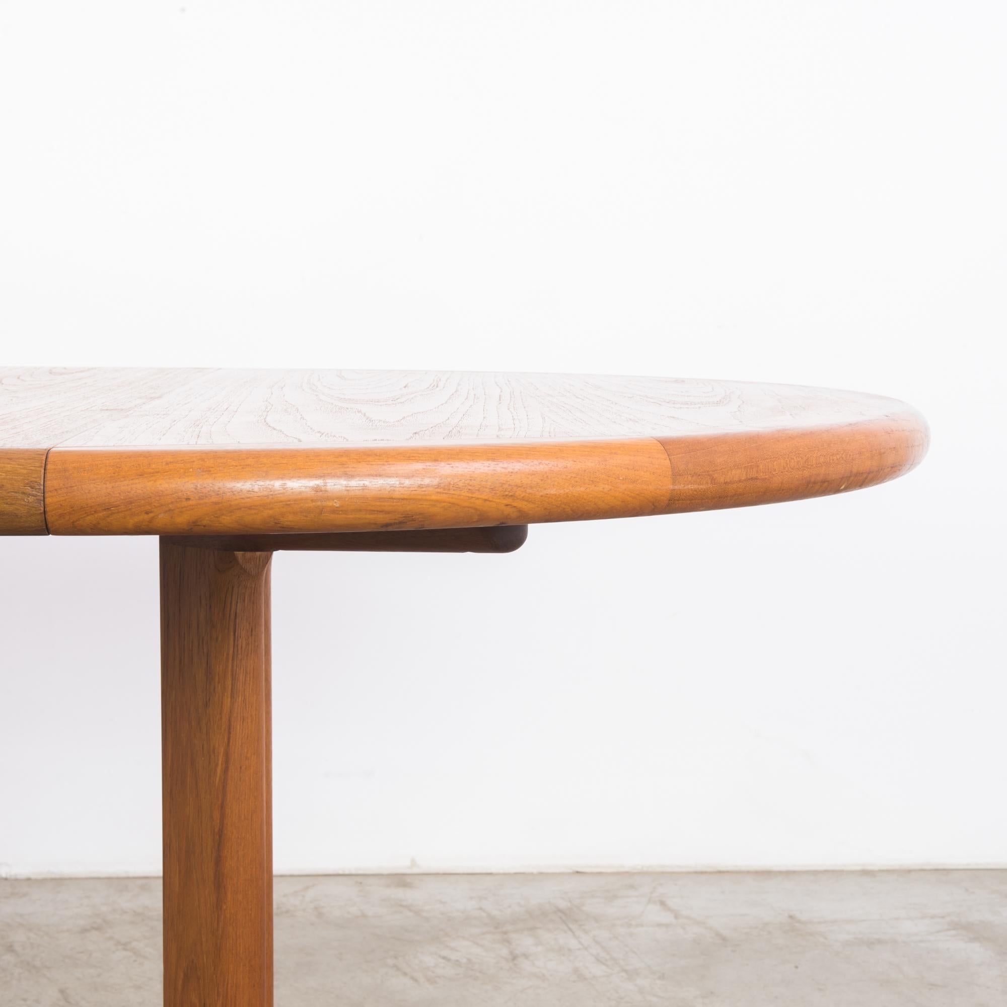 1970s Danish Teak Gudme Møbelfabrik Extendable Table In Good Condition In High Point, NC