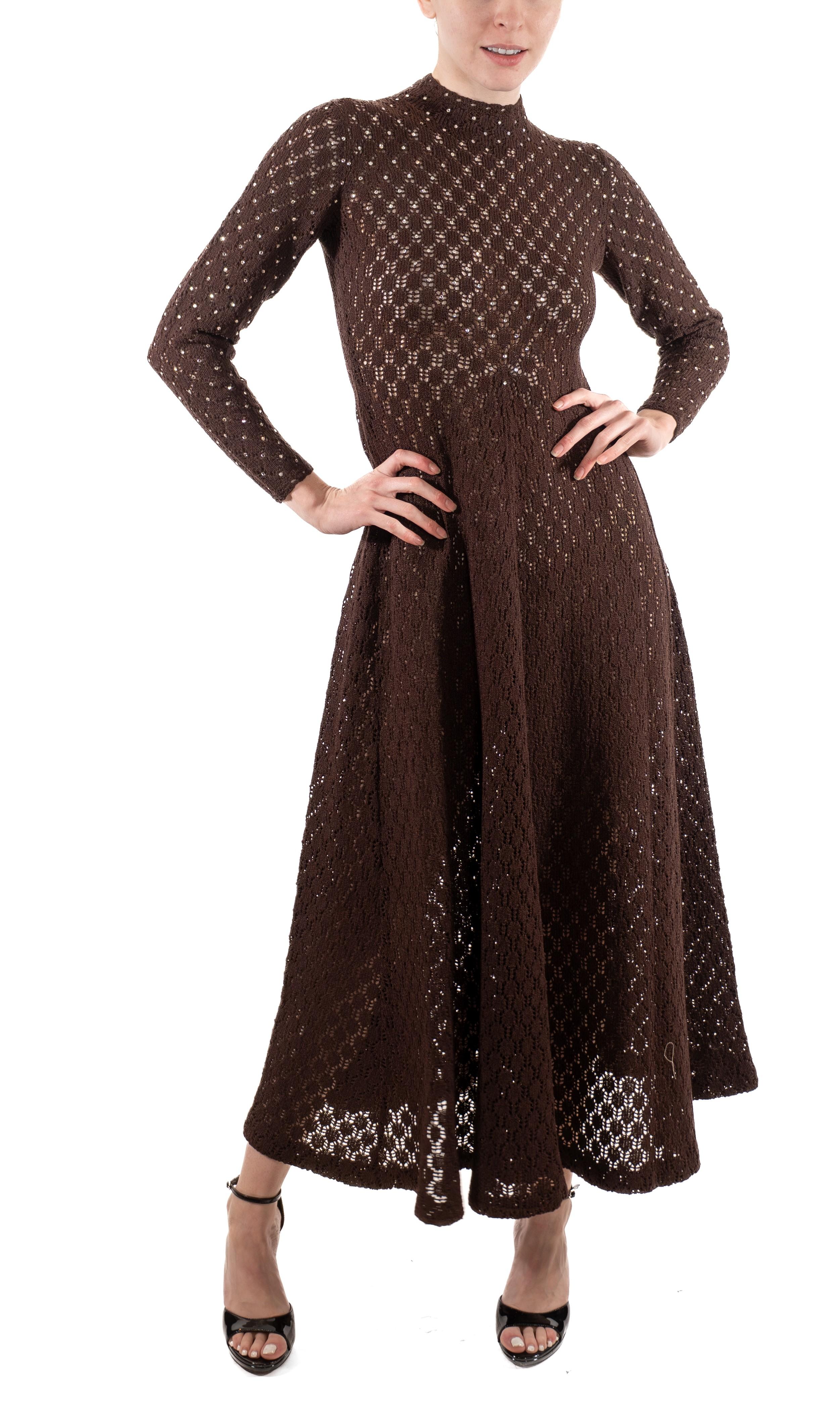1970S Vestido de manga larga de punto de mezcla de rayón semitransparente marrón chocolate oscuro en venta 1