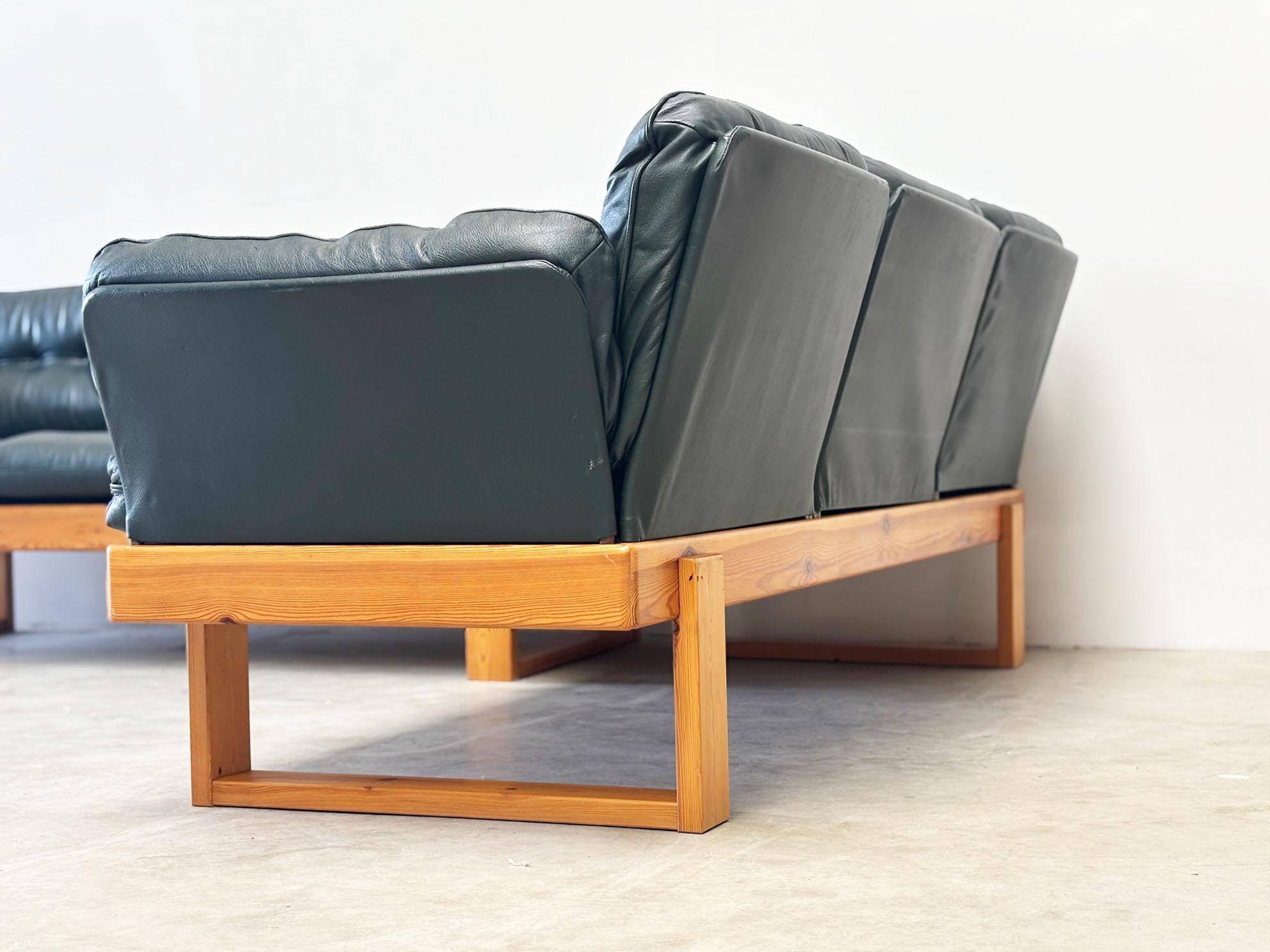 Panchina angolare tedesca verde scuro degli anni '70 in vendita 4