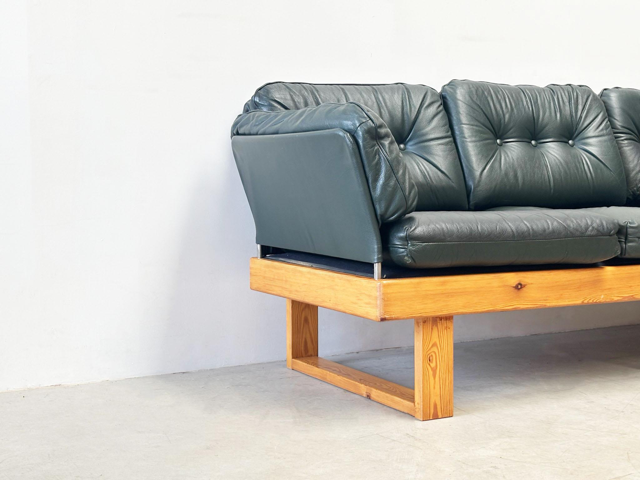 Pelle Panchina angolare tedesca verde scuro degli anni '70 in vendita