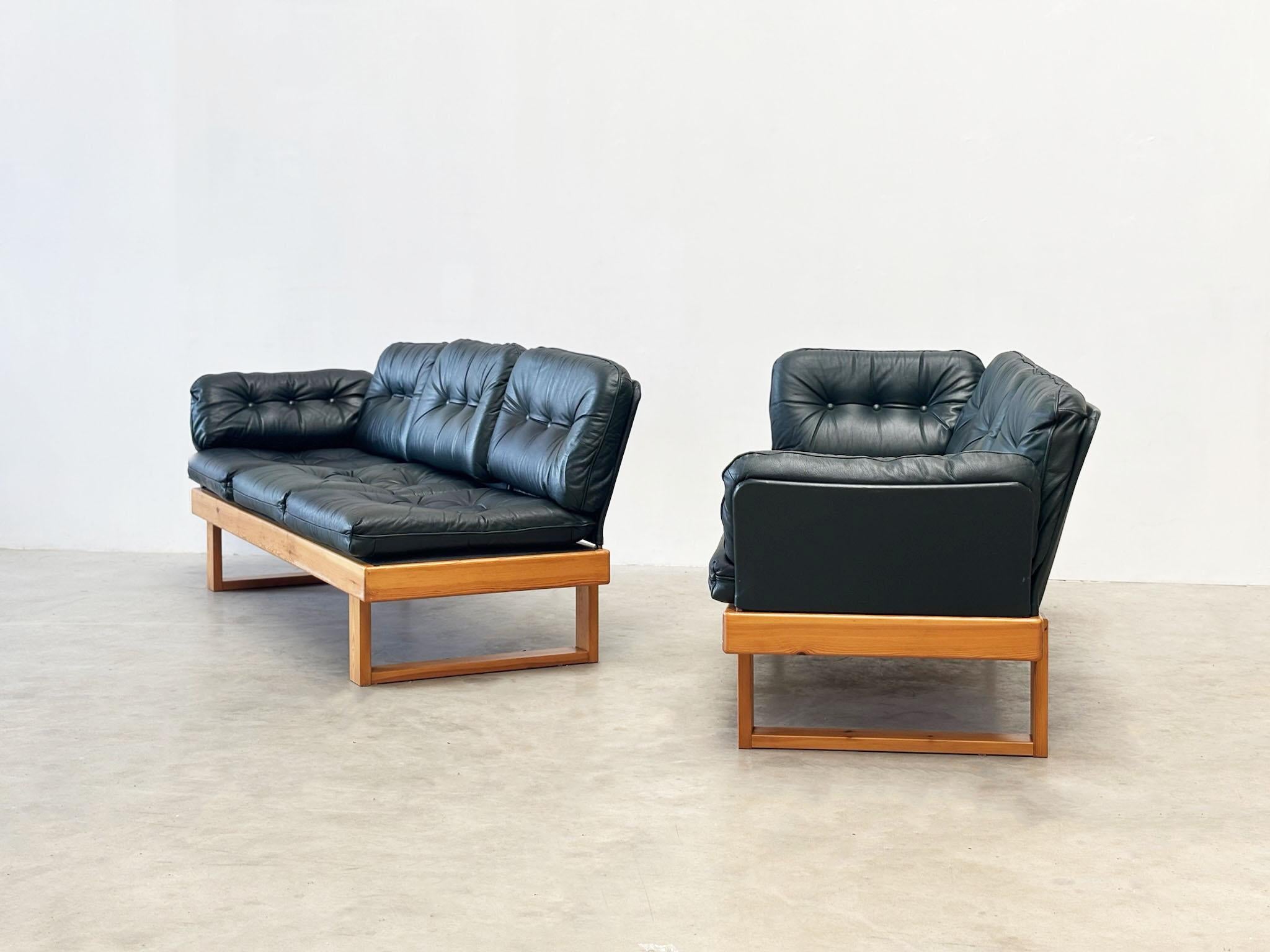 Panchina angolare tedesca verde scuro degli anni '70 in vendita 1