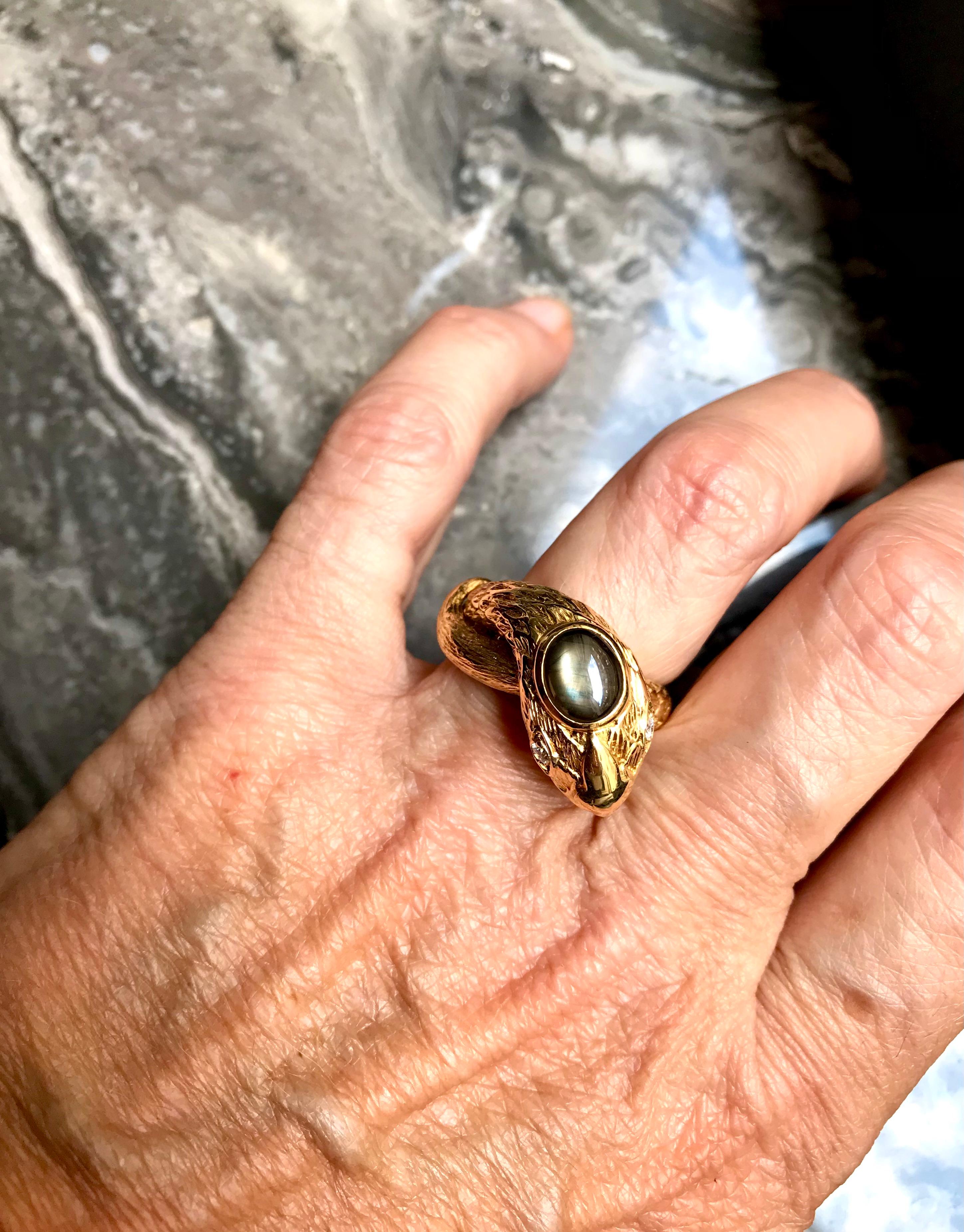 1970’s David Webb Yellow Gold Star Sapphire and Diamond Snake Ring For Sale 2