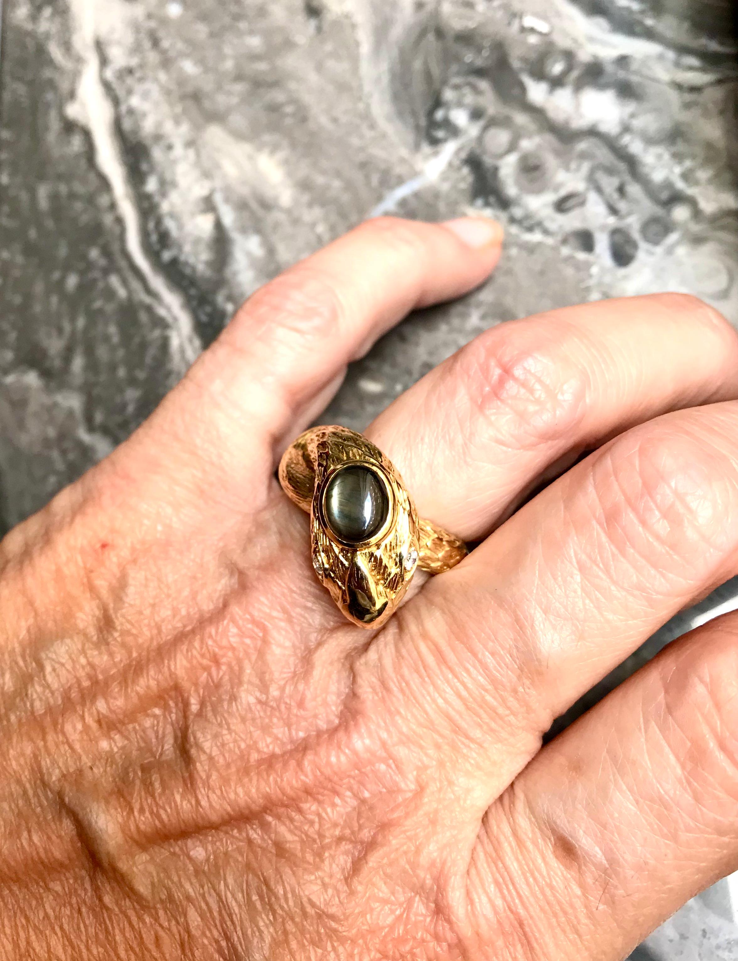 1970’s David Webb Yellow Gold Star Sapphire and Diamond Snake Ring For Sale 3