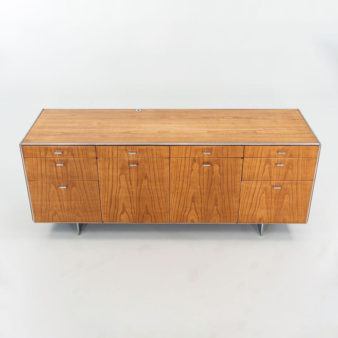 Americano Anni '70 Davis Allen di SOM Credenza personalizzata in Oak / Chrome General Fireproofing Co. in vendita