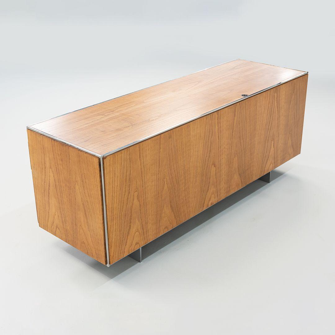 Anni '70 Davis Allen di SOM Credenza personalizzata in Oak / Chrome General Fireproofing Co. in vendita 2
