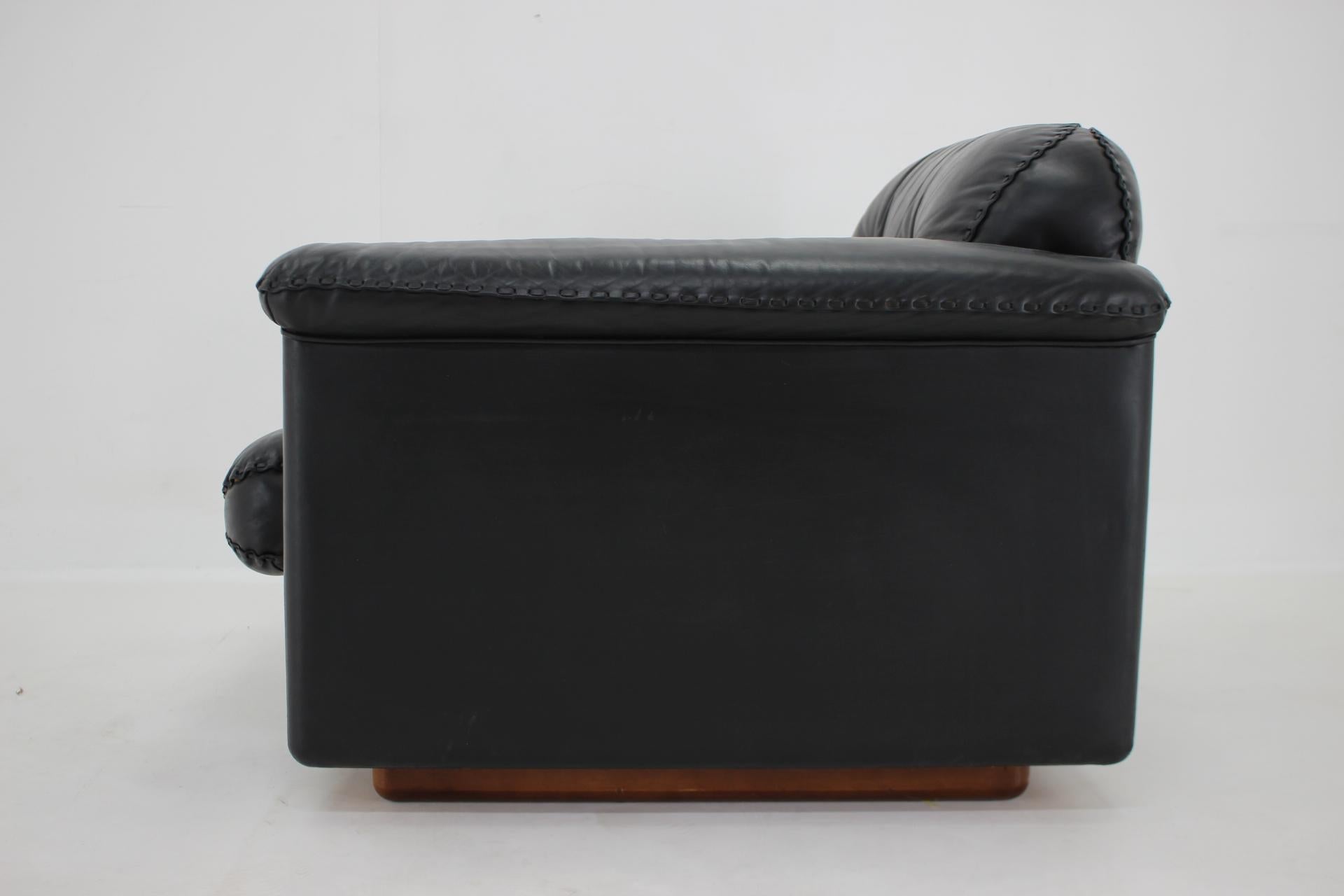 1970s  De Sede Adjustable Black Leather Armchair DS-110 James Bond, Switzerland For Sale 4