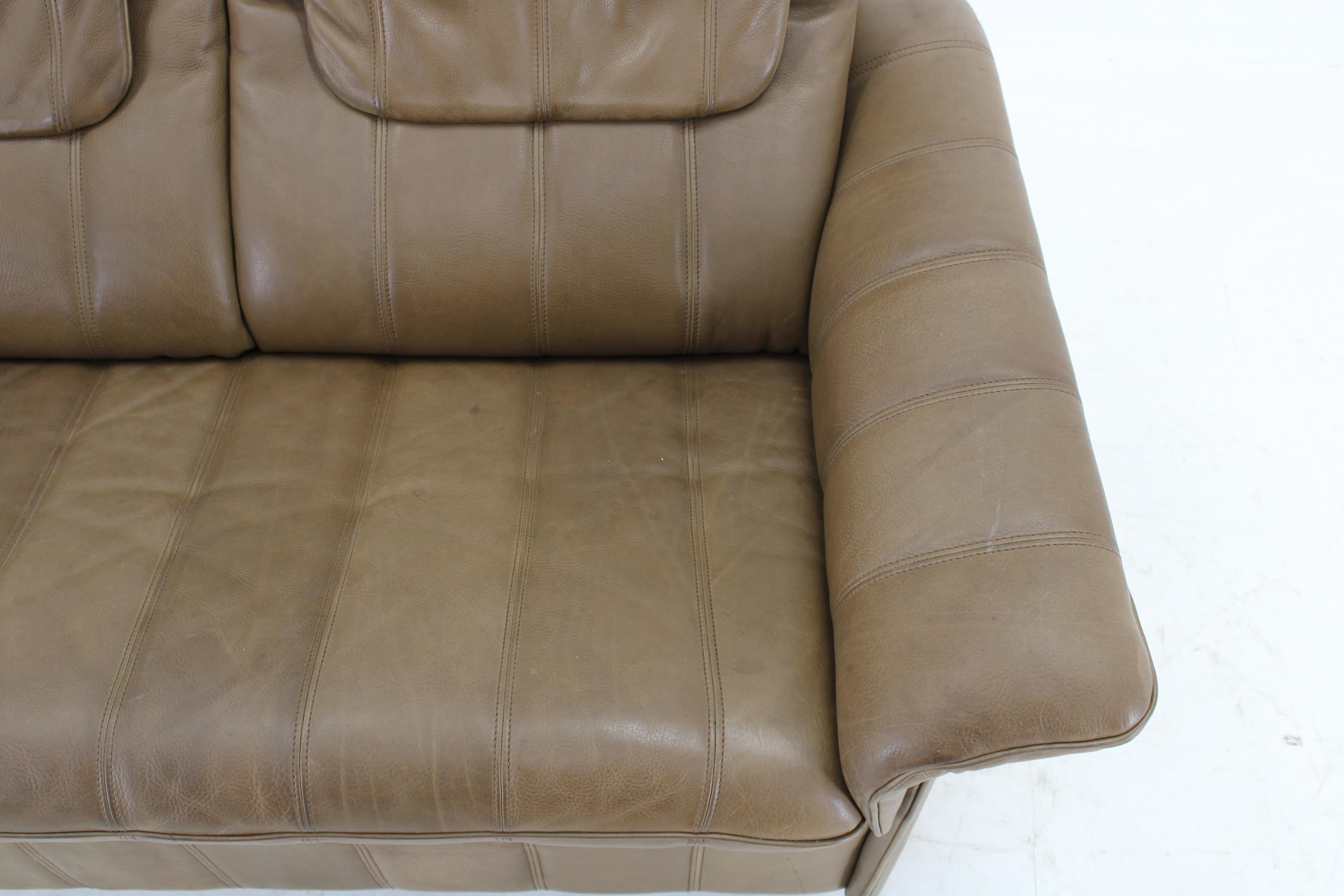 De sede Exklusives Buffalo-Leder-Sofa mit 2-Sitzern, Schweiz, 1970er Jahre im Angebot 5
