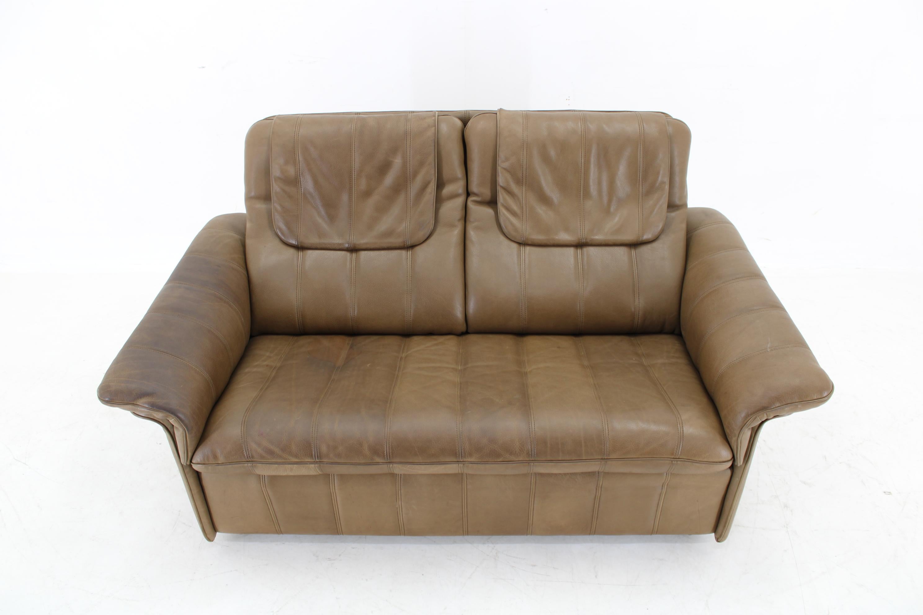 De sede Exklusives Buffalo-Leder-Sofa mit 2-Sitzern, Schweiz, 1970er Jahre im Angebot 1