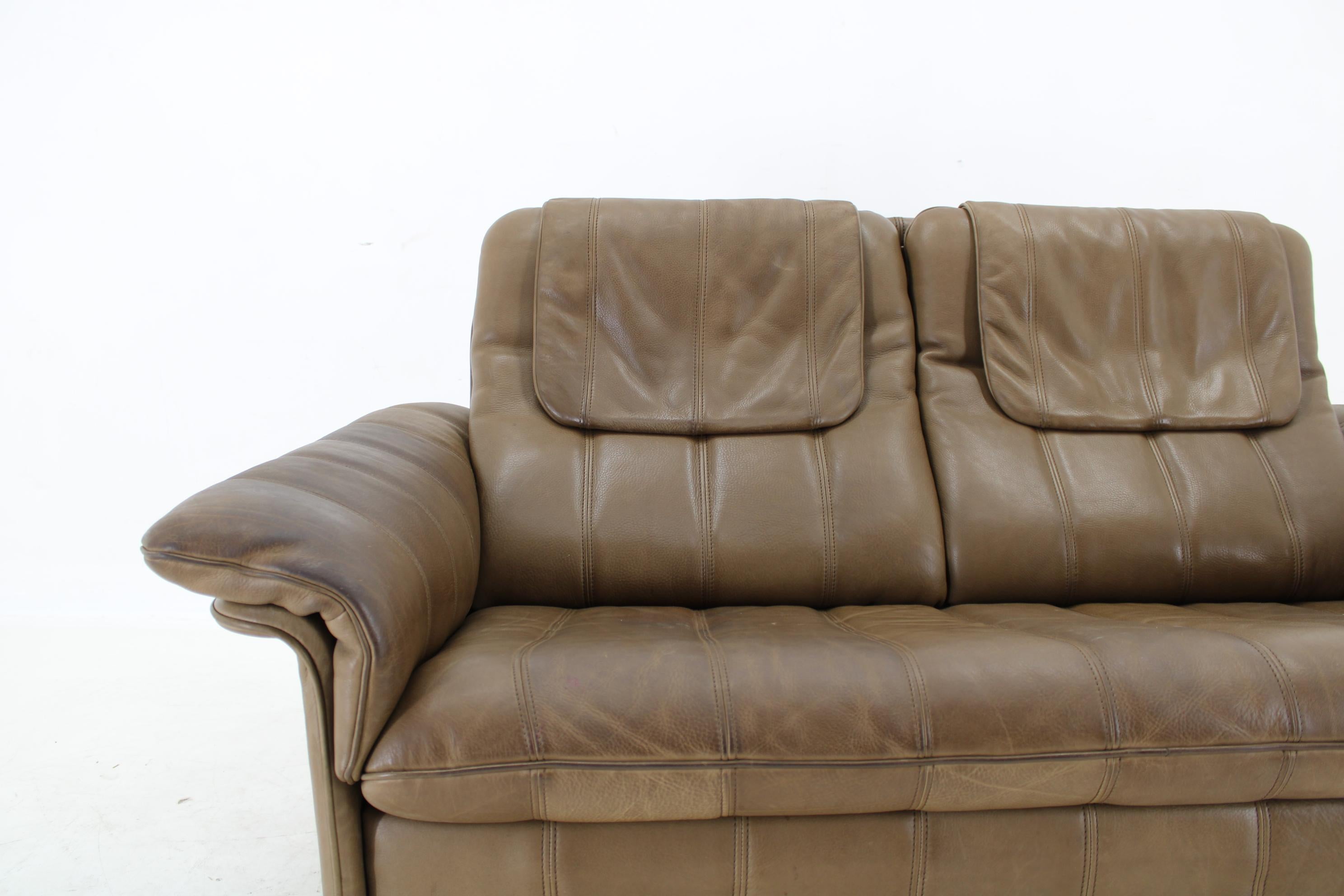 De sede Exklusives Buffalo-Leder-Sofa mit 2-Sitzern, Schweiz, 1970er Jahre im Angebot 2