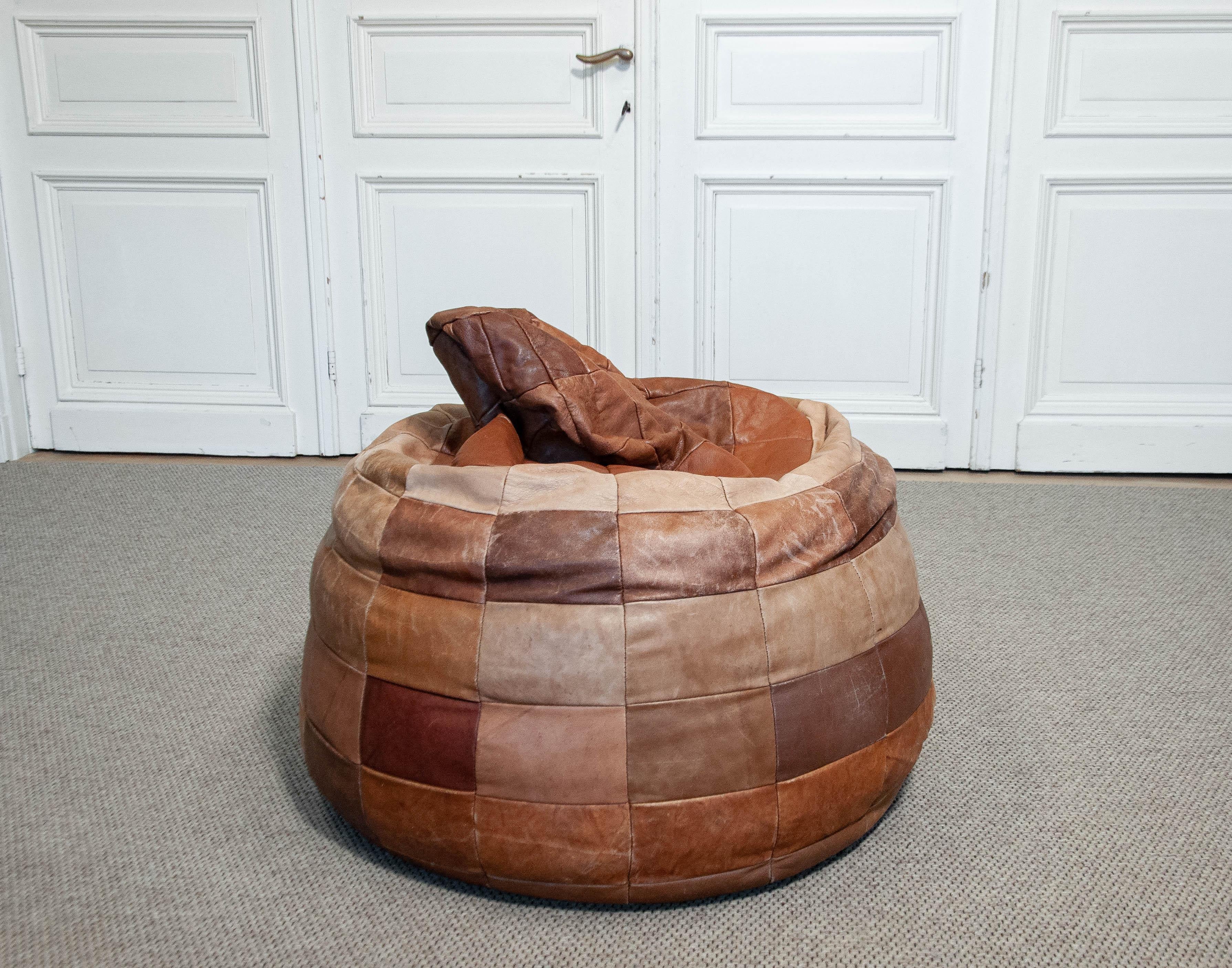 XX secolo Patchwork in pelle de Sede anni '70  Sacco a pelo, Pouf in vendita
