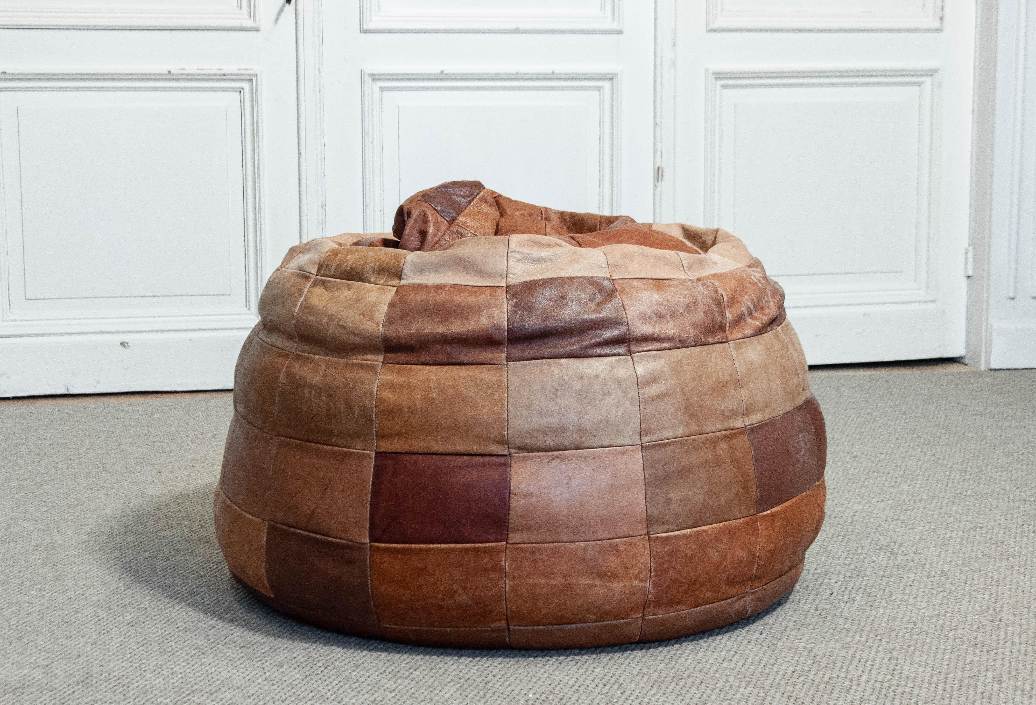 Patchwork in pelle de Sede anni '70  Sacco a pelo, Pouf in vendita 1
