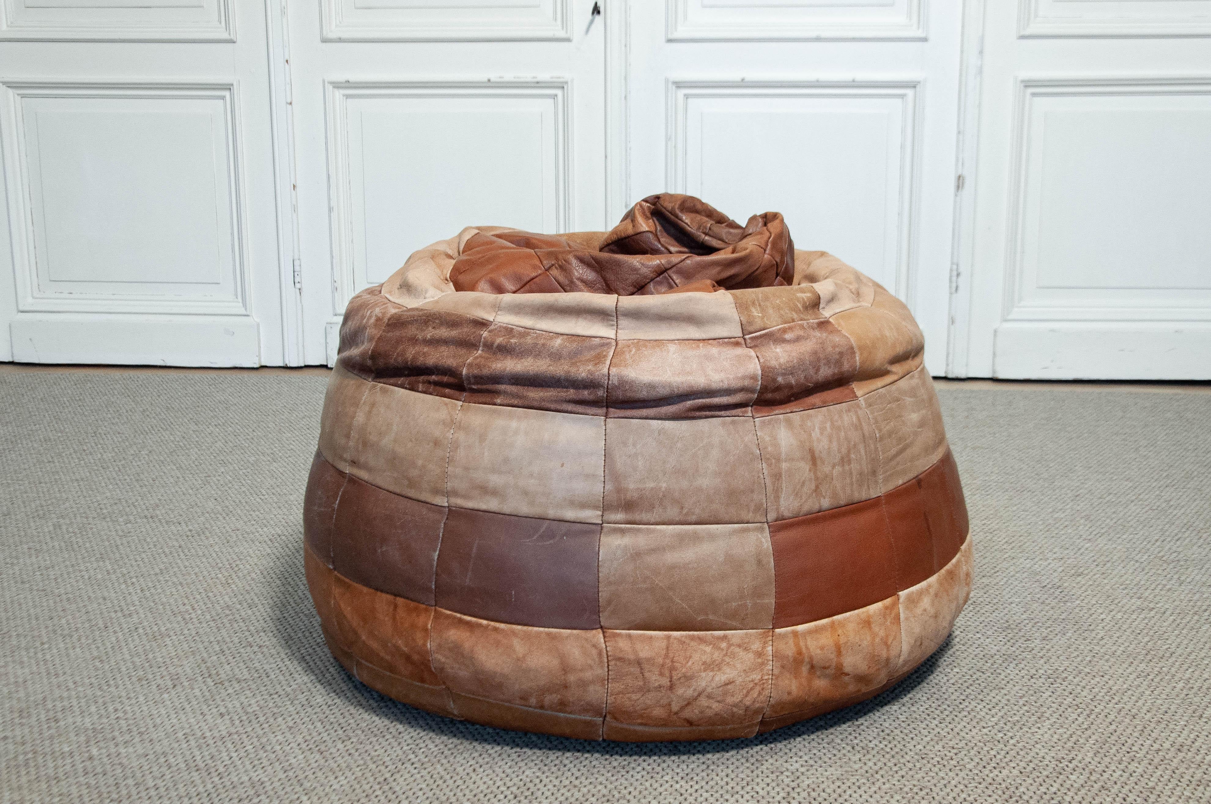 Patchwork in pelle de Sede anni '70  Sacco a pelo, Pouf in vendita 2