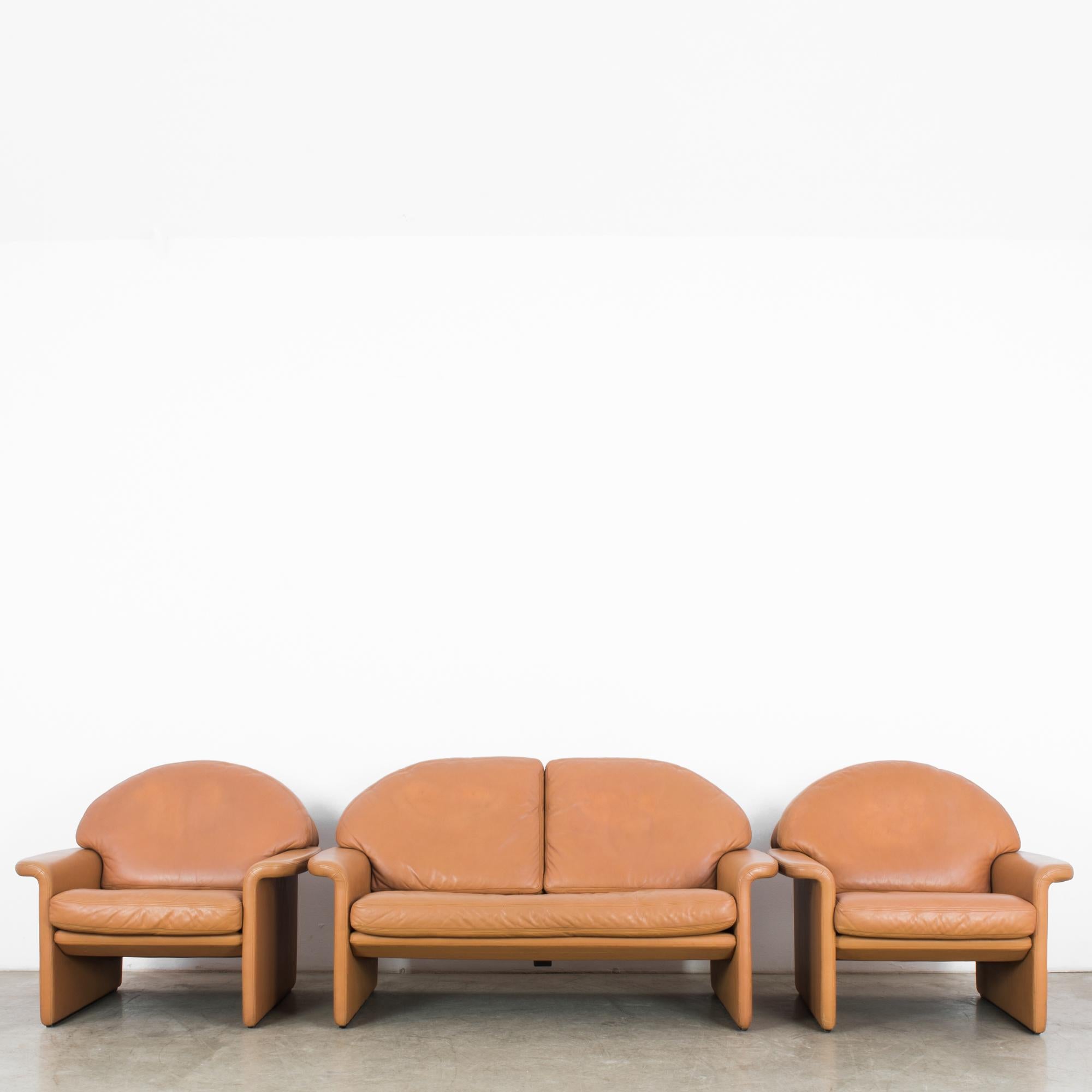 Swiss 1970s De Sede Leather Sofa and Pair of Armchairs