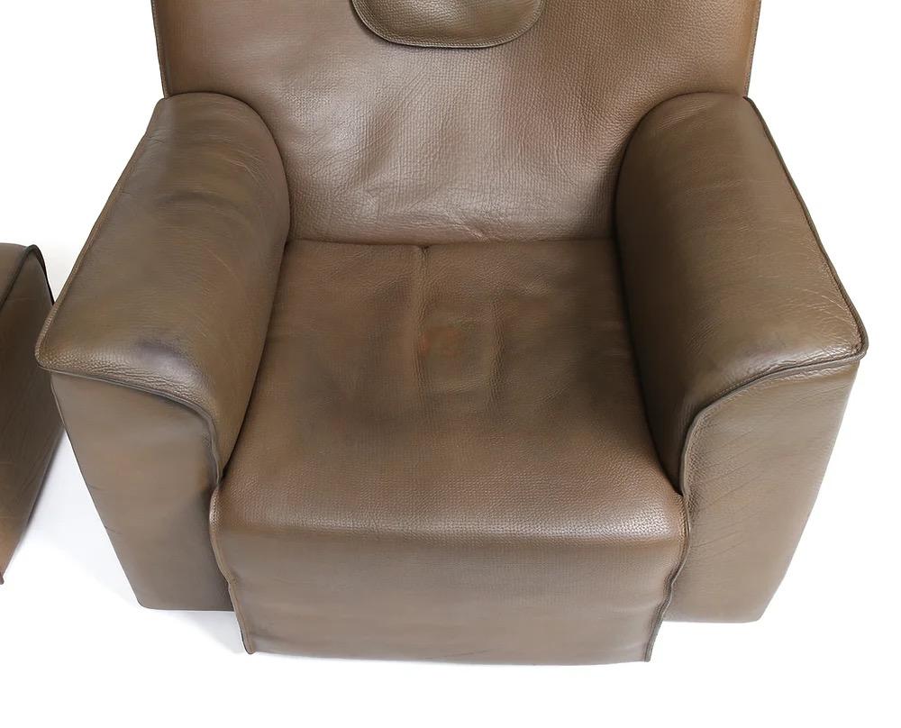 1970s De Sede Lounge Chair and Ottoman in Thick Leather For Sale 4