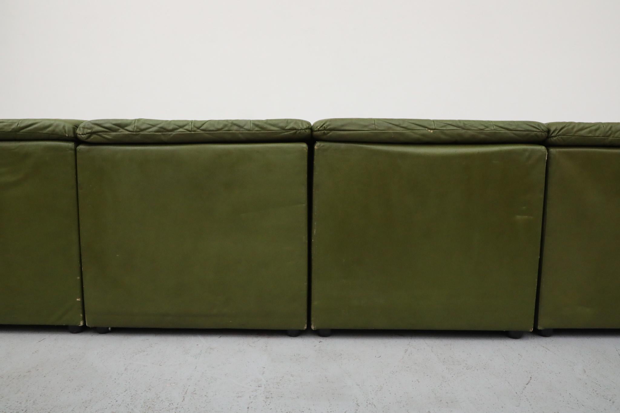 1970er de Sede Style Grünes getuftetes Leder Modulares Sektionssofa im Angebot 13