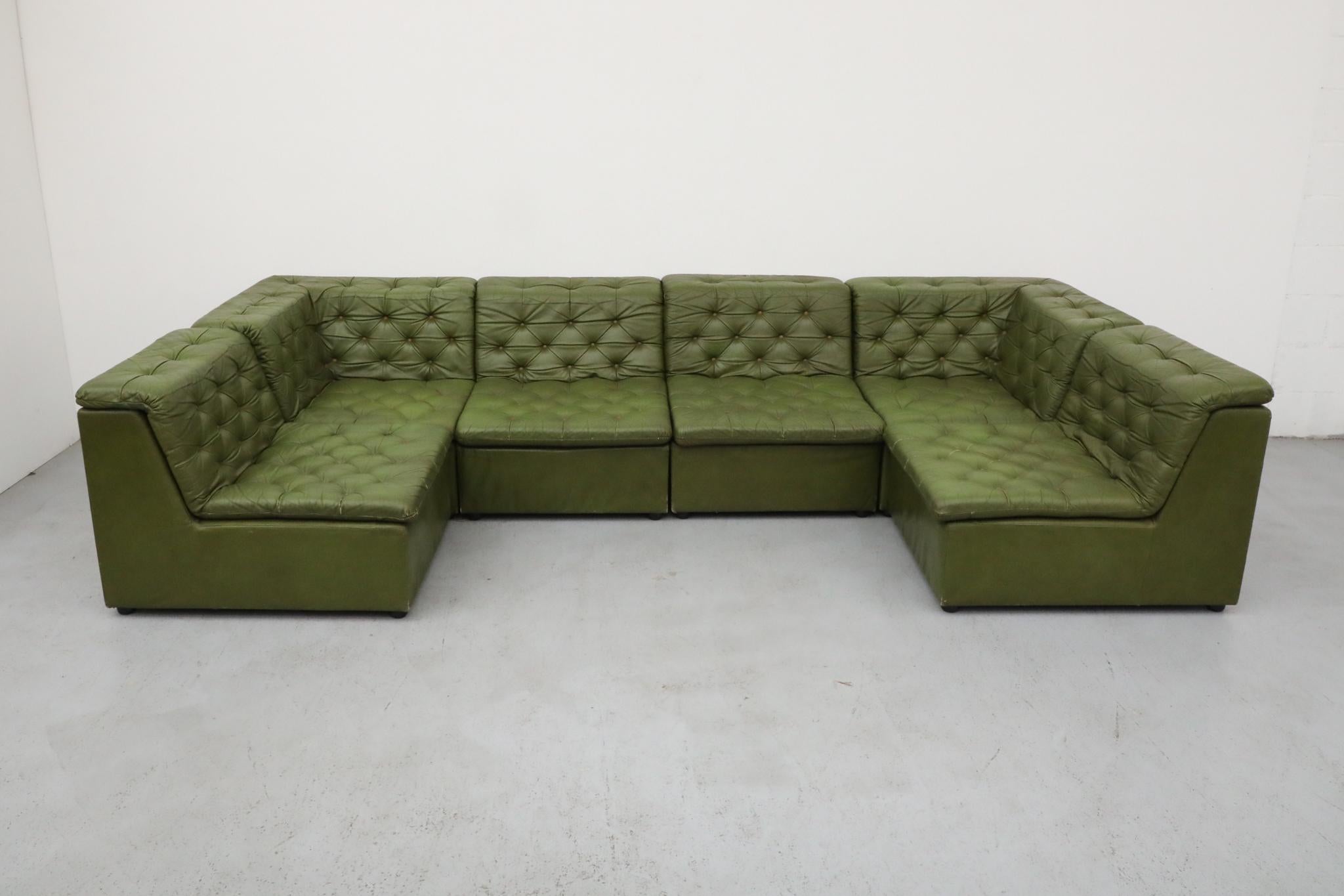 1970er de Sede Style Grünes getuftetes Leder Modulares Sektionssofa (Moderne der Mitte des Jahrhunderts) im Angebot