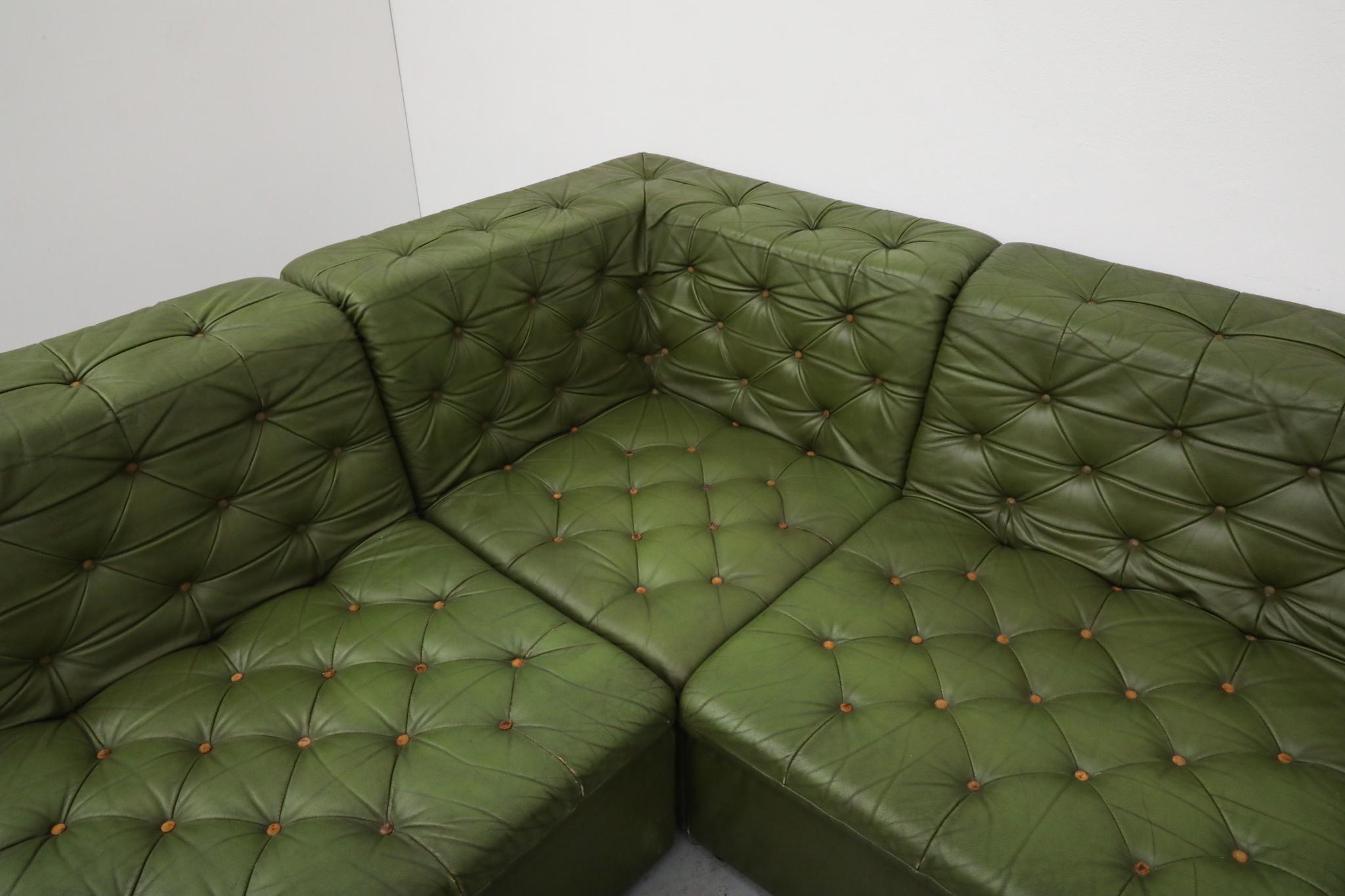 1970er de Sede Style Grünes getuftetes Leder Modulares Sektionssofa im Angebot 1