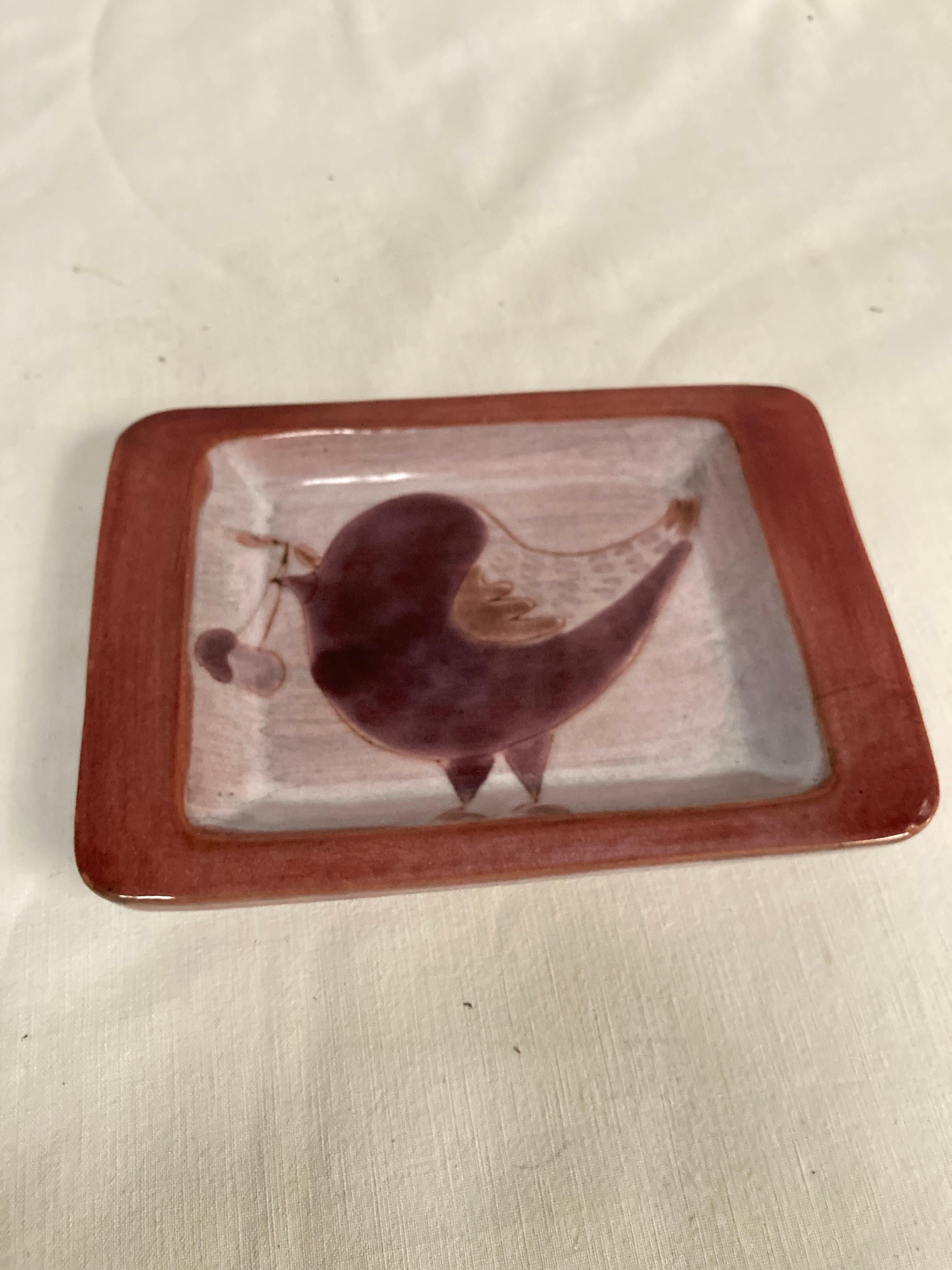 Studio Pottery fatto a mano firmato da Cloutier
Artisti famosi che si trovano a Vallauris
Documentato nel libro sull'opera dell'artista