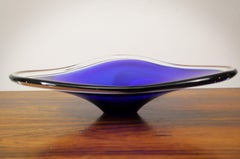 1970s Decorative Italian Cobalt Blue and Clear Glass Art Glass Centrepiece Bowl