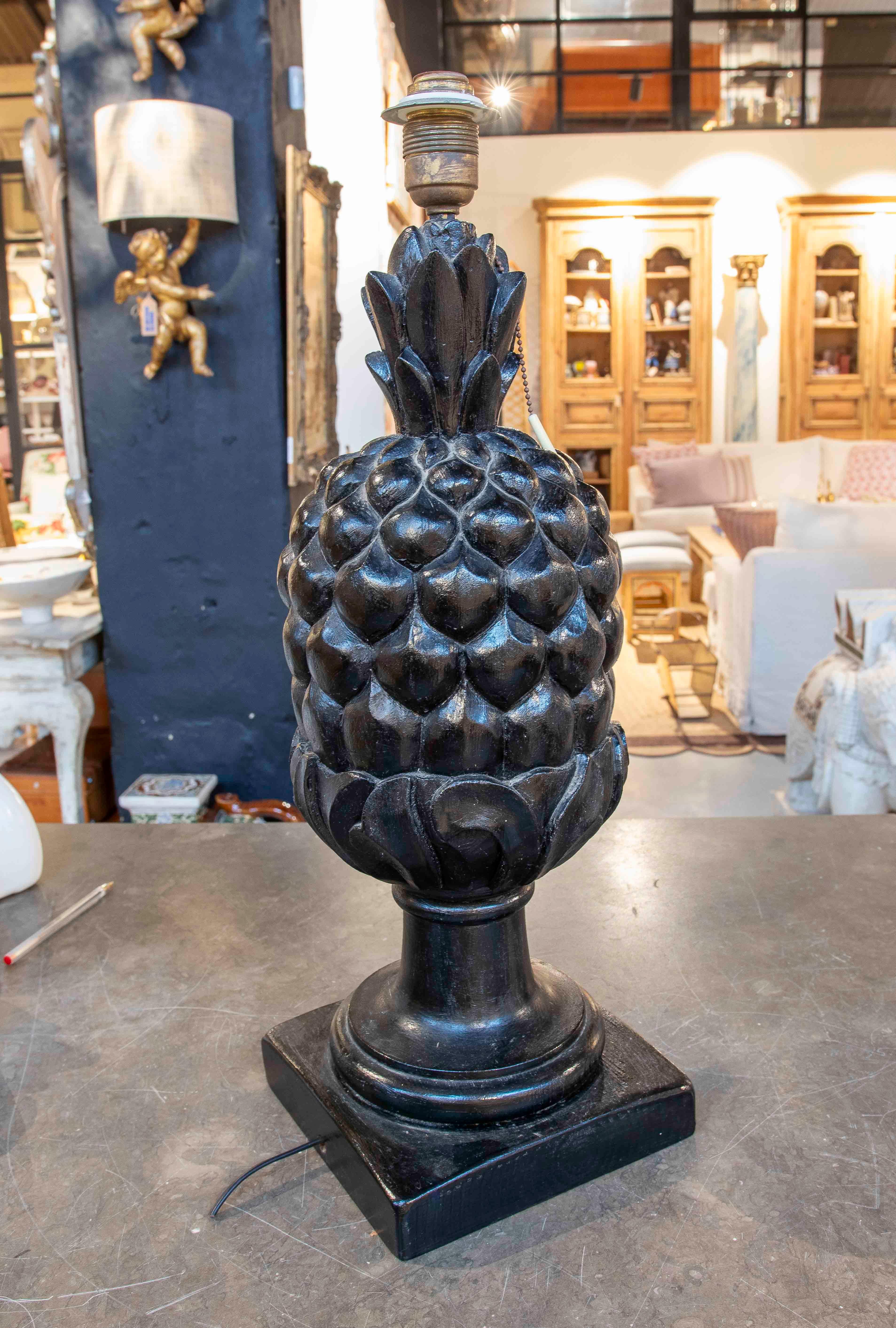 Lampe décorative des années 1970 avec base en forme d'ananas noir Bon état - En vente à Marbella, ES