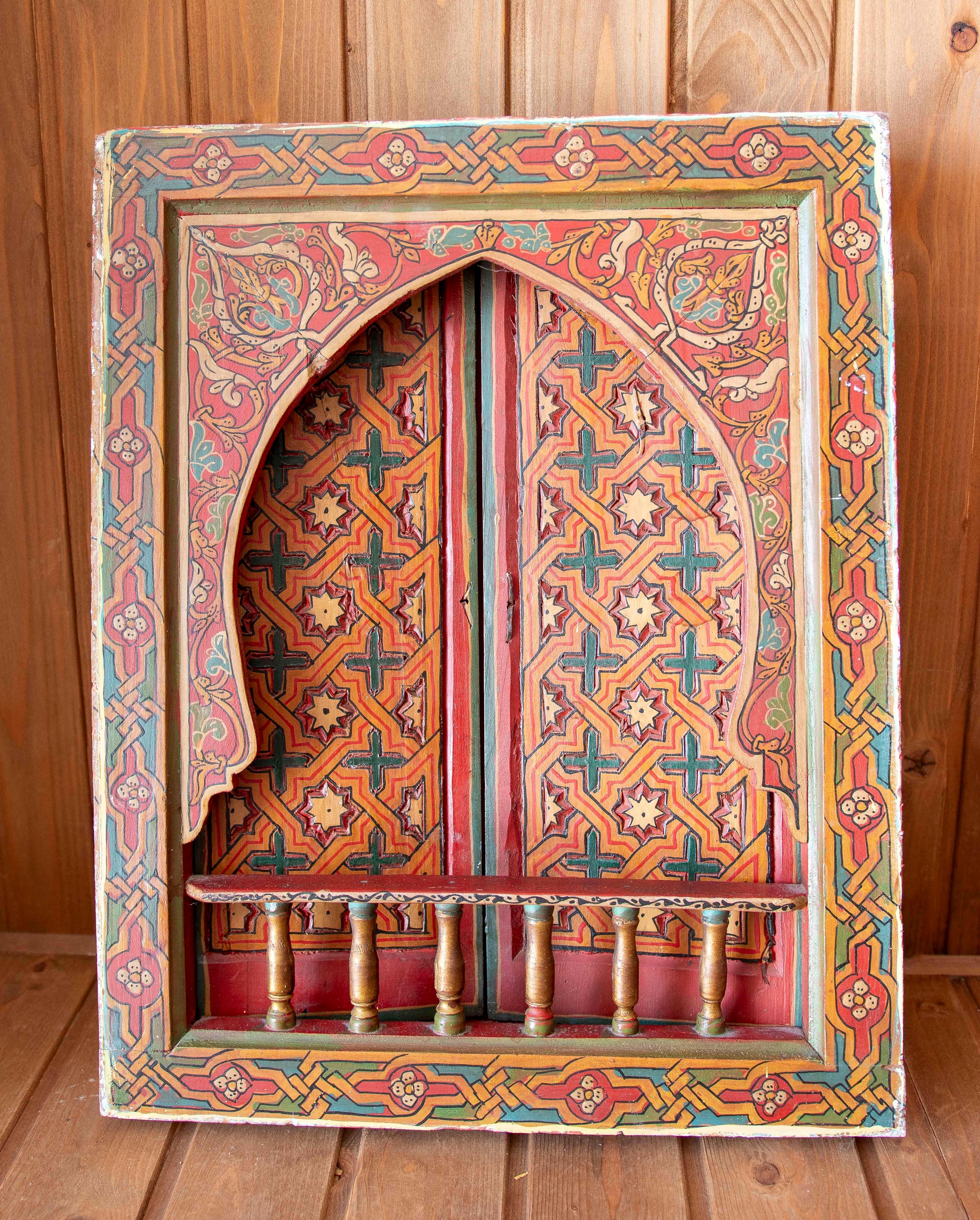 Fenêtre décorative en bois de style mauresque peinte à la main en rouge dans les années 1970 en vente 7