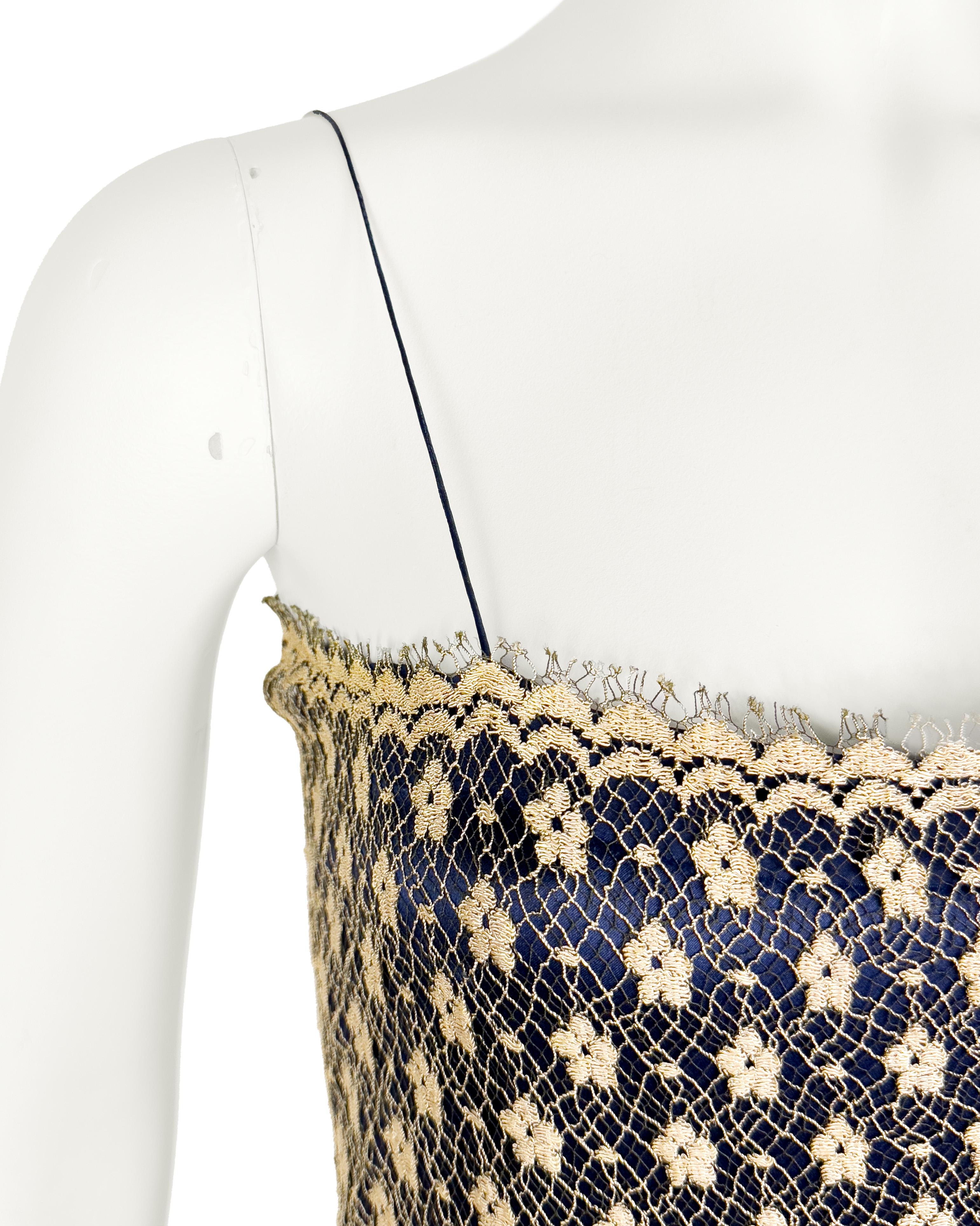 Demi Couture 1970 - Robe en dentelle dorée et soie marine Bon état - En vente à Toronto, Ontario