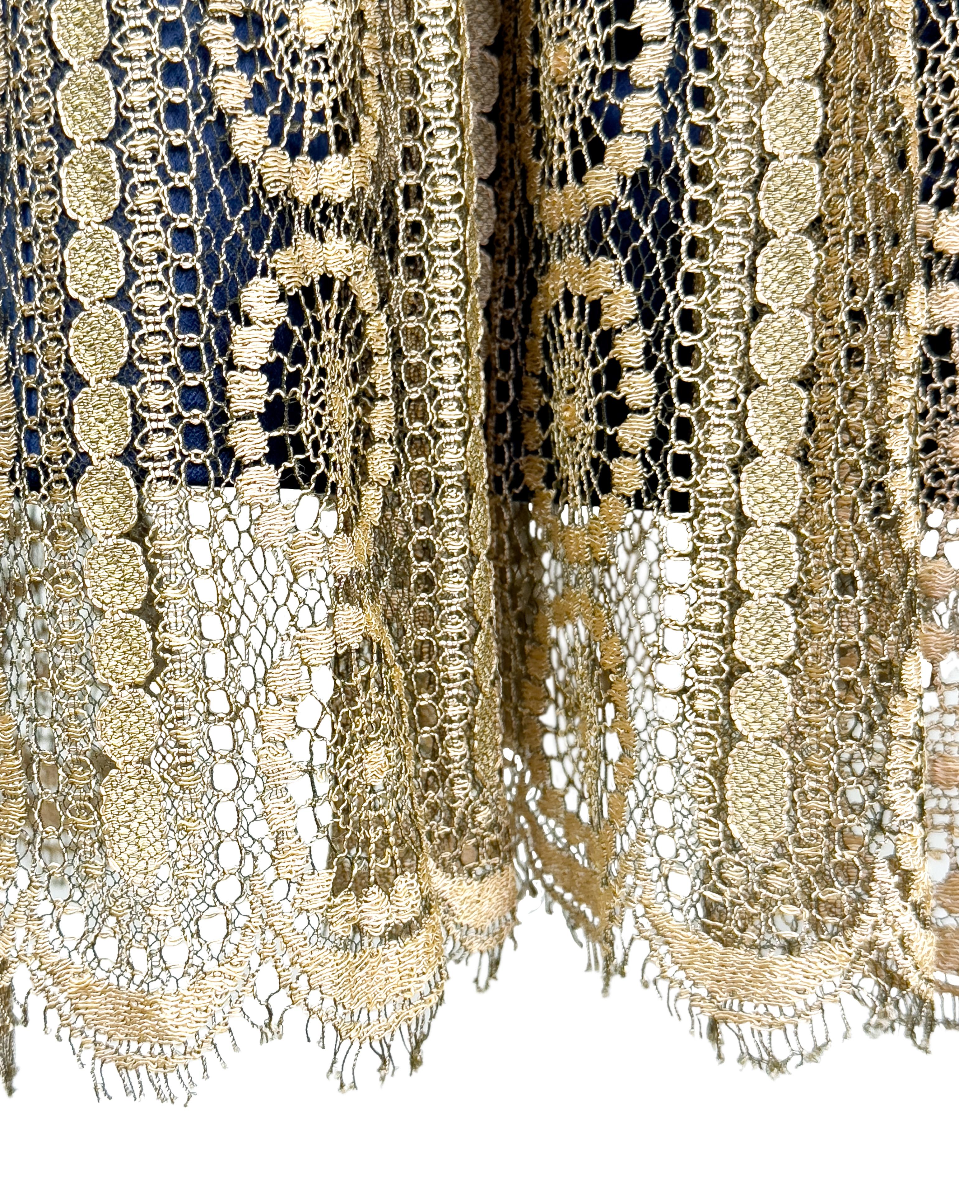 Demi Couture 1970 - Robe en dentelle dorée et soie marine Pour femmes en vente