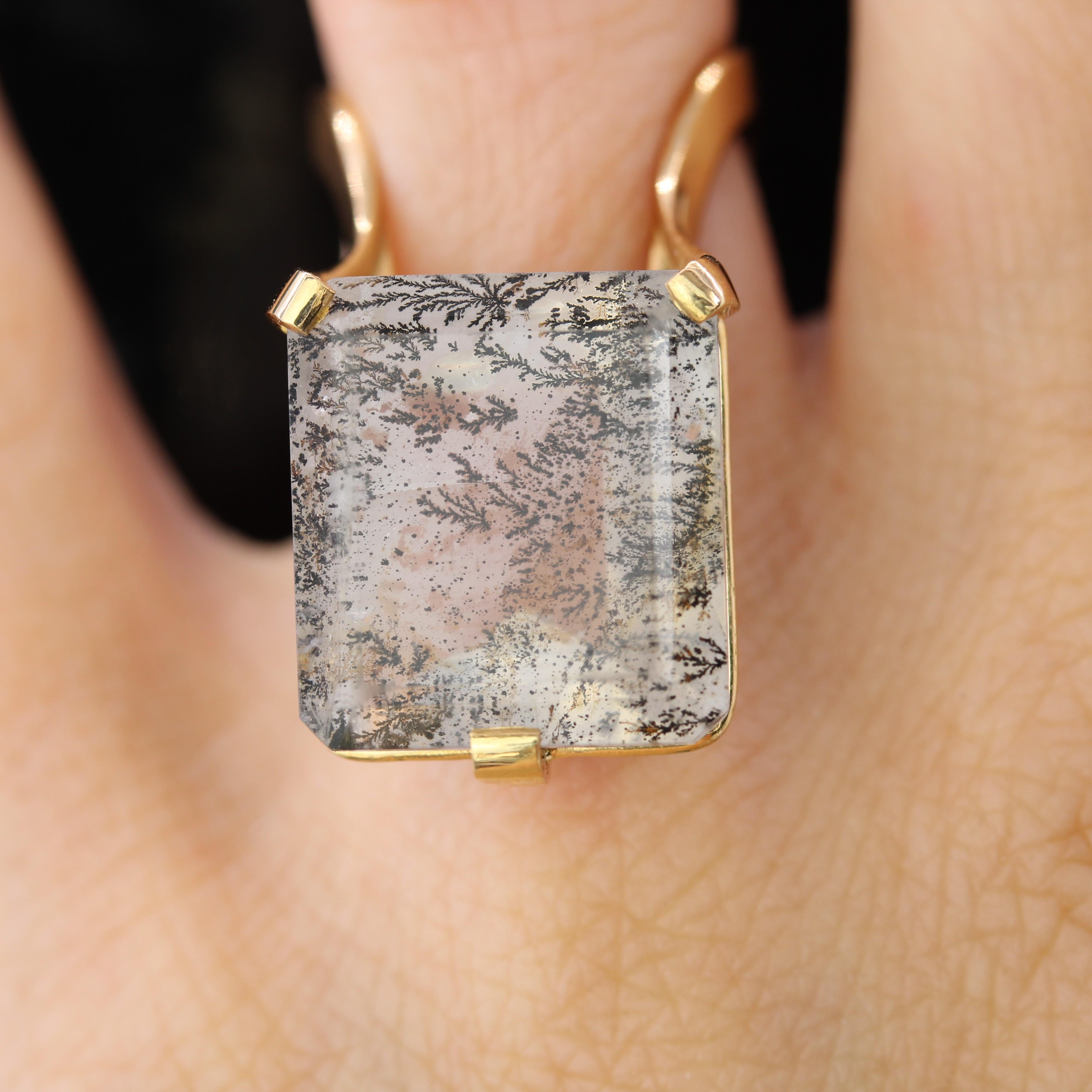 De las mujeres Anillo de cóctel de oro amarillo de 18 quilates con cuarzo dendrítico de los años 70 en venta