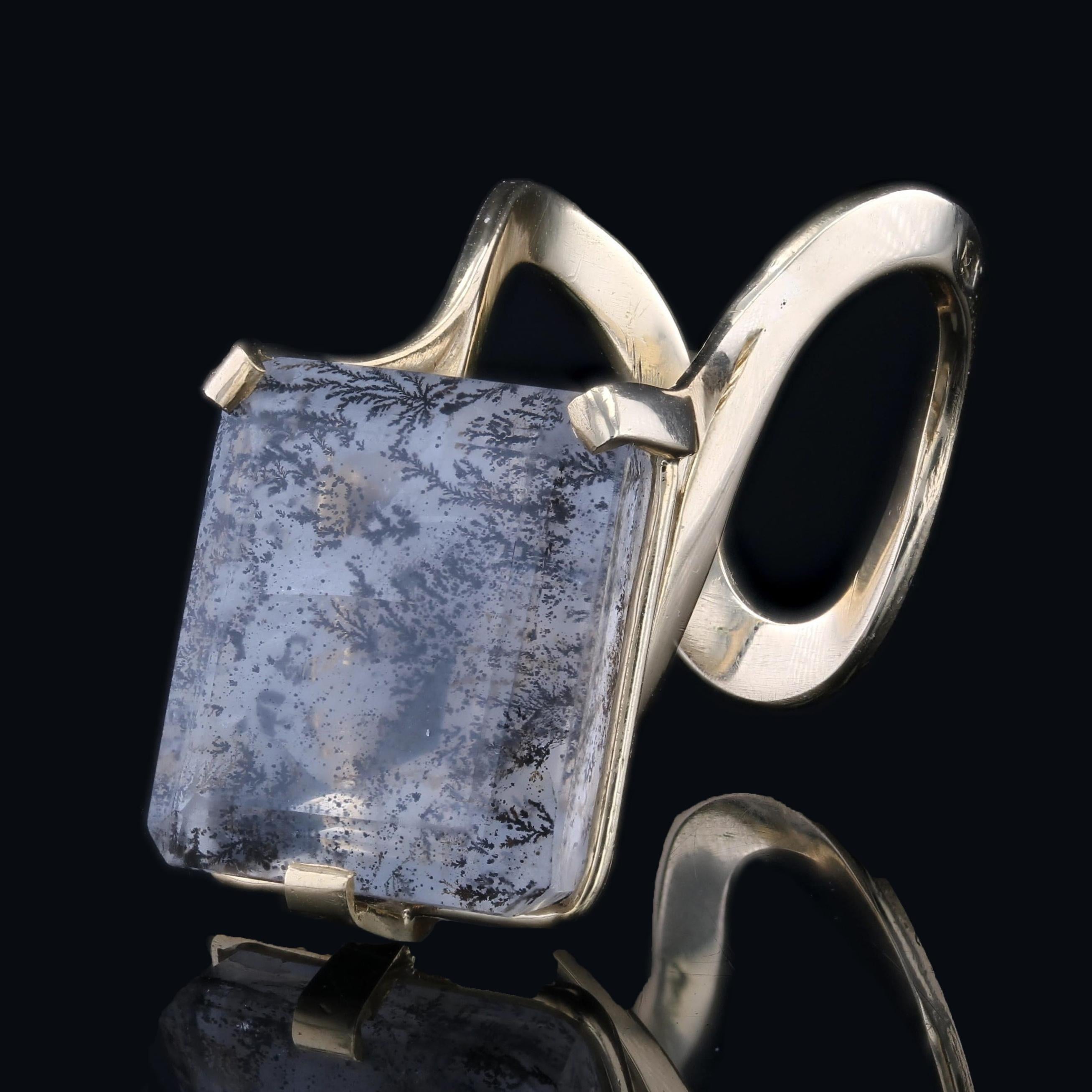 Anillo de cóctel de oro amarillo de 18 quilates con cuarzo dendrítico de los años 70 en venta 1