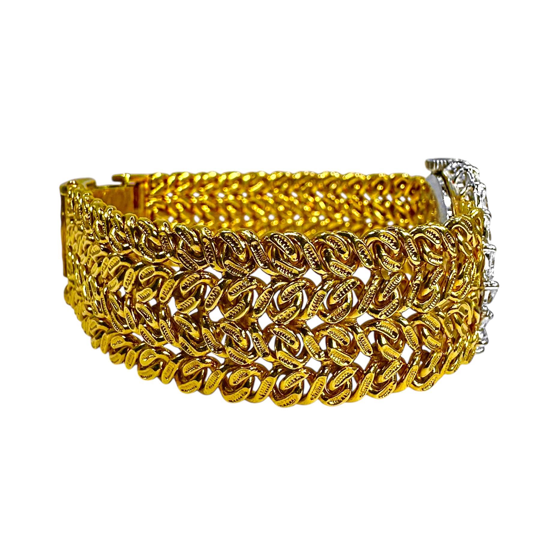Montre de cocktail pour femmes des années 1970 en or jaune 18 carats et diamants pavés en vente 1