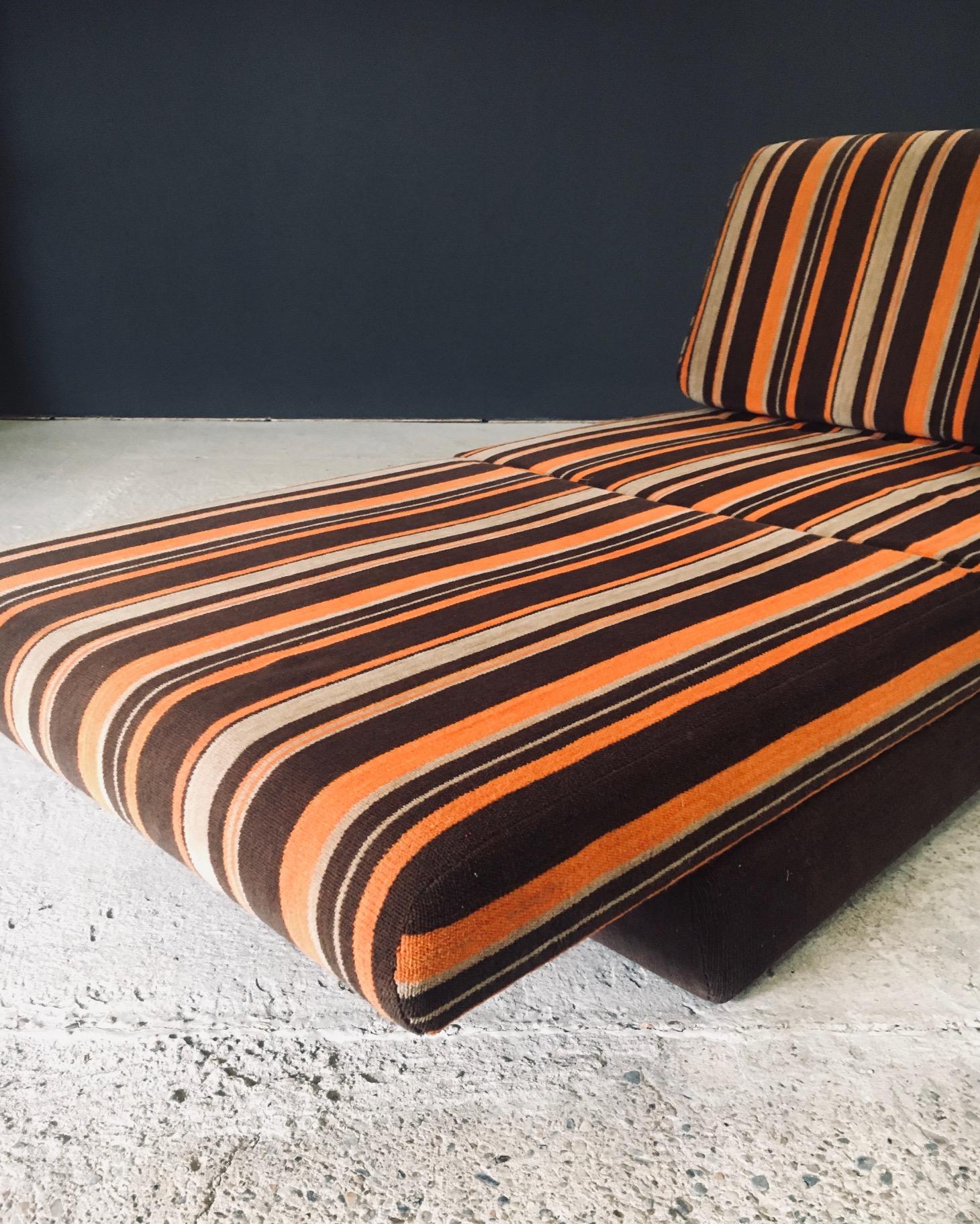 1970's Design Fold Out Extendable Lounge Chair in vendita 8