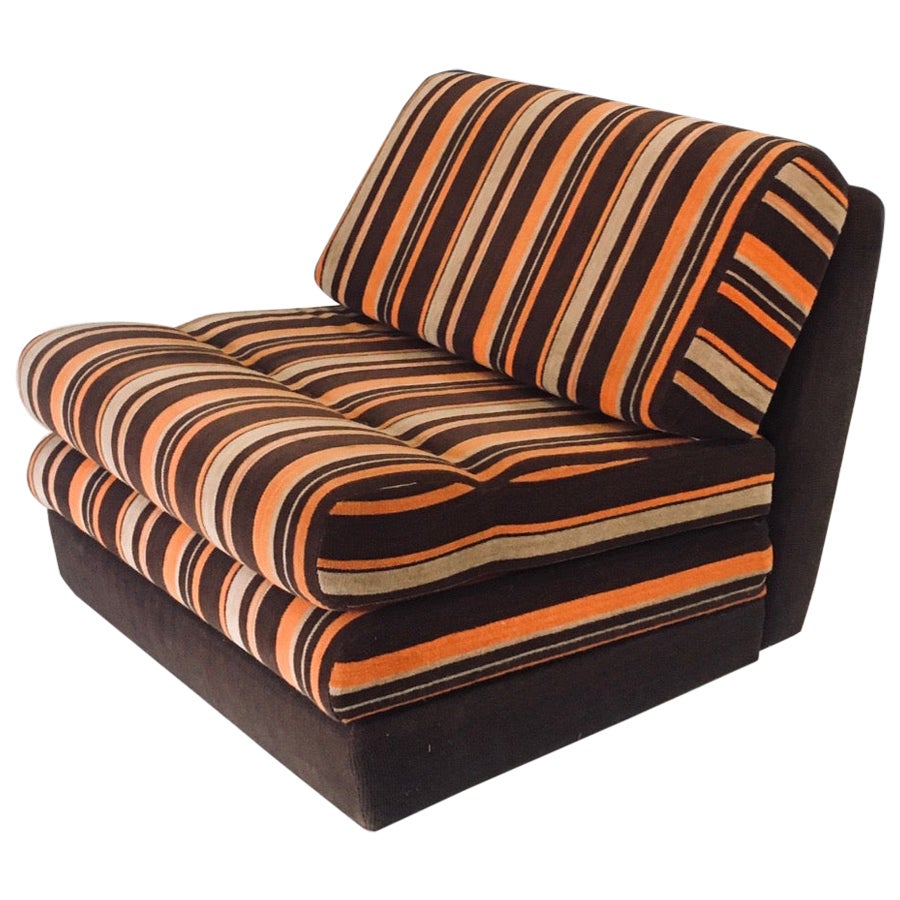 1970's Design Fold Out Extendable Lounge Chair