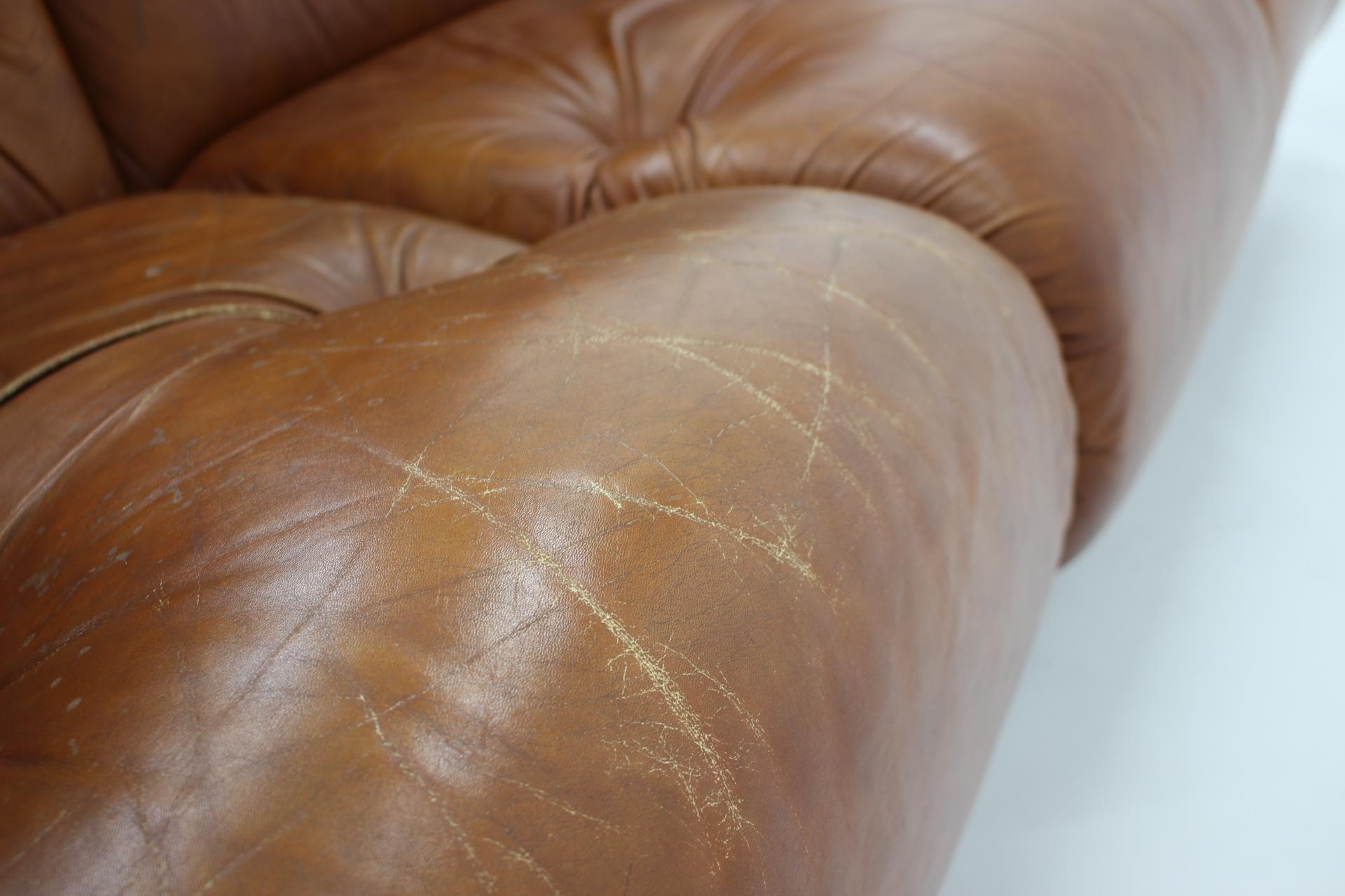 1970s Design Italian 3-Seater Sofa in Wood and Cognac Leather 1