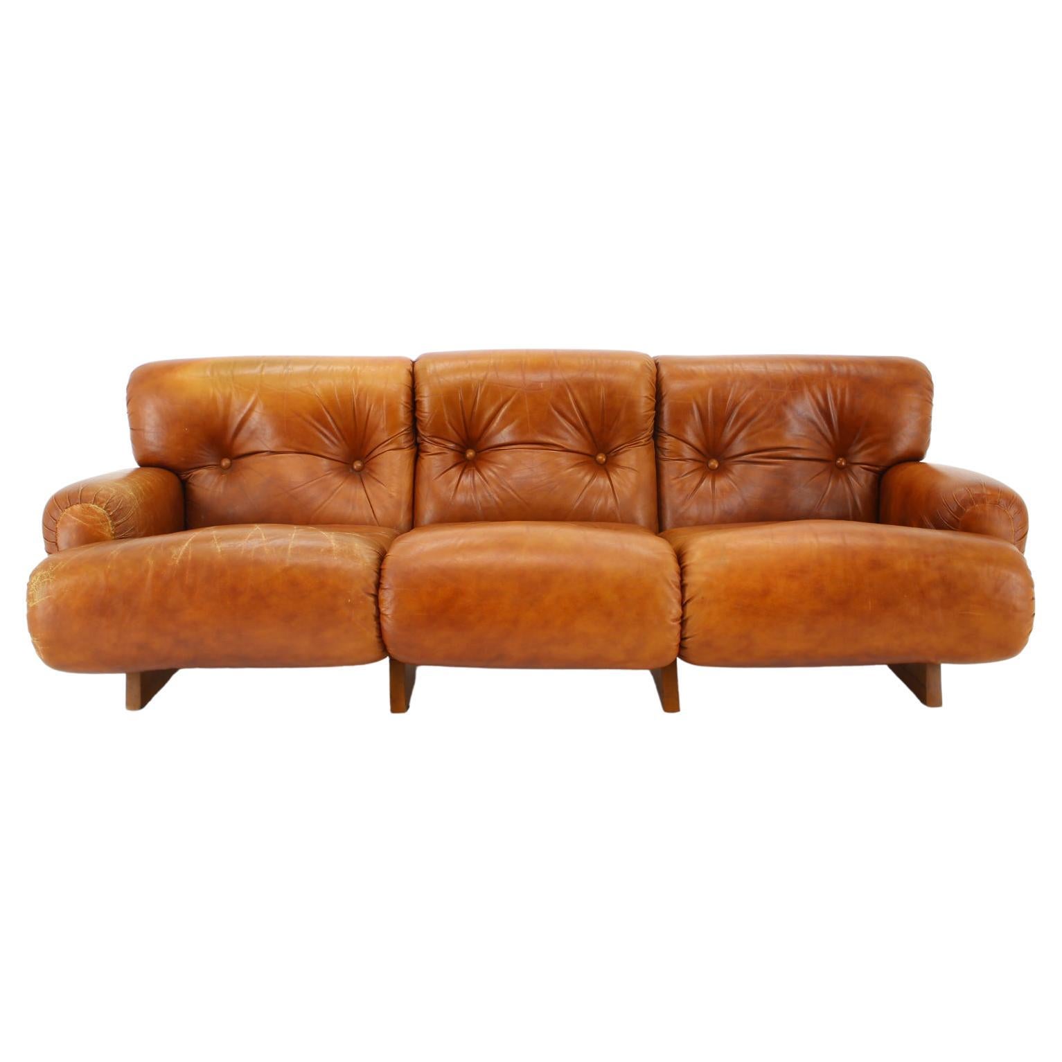 1970s Design Italian 3-Seater Sofa in Wood and Cognac Leather