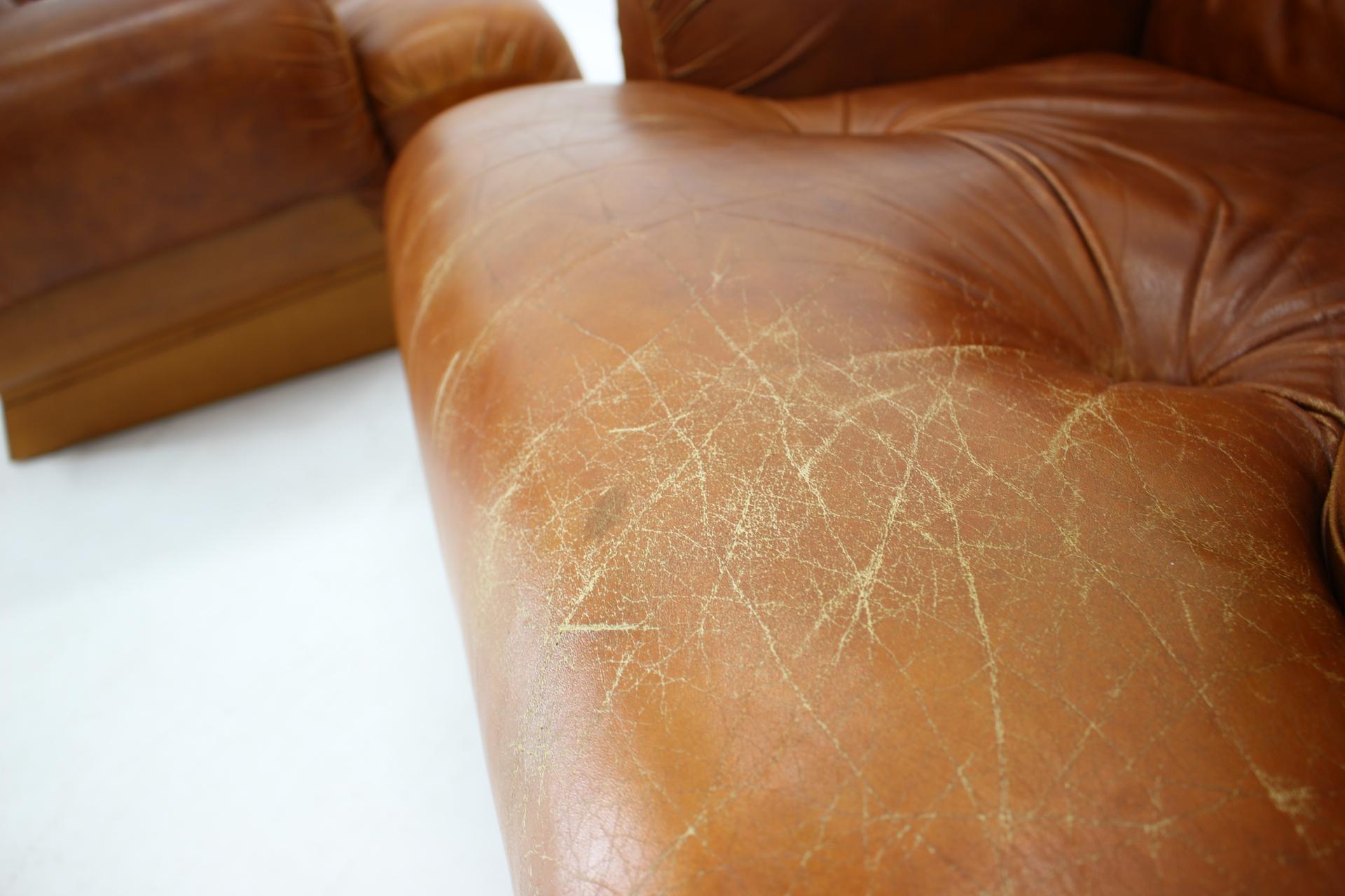 1970s Design Italian Armchairs in Wood and Cognac Leather 5