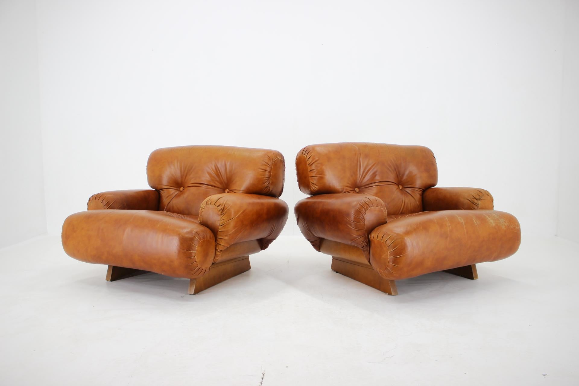 Late 20th Century 1970s Design Italian Armchairs in Wood and Cognac Leather