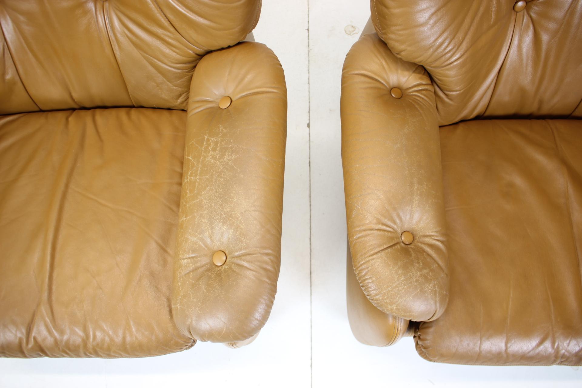 Mid-20th Century 1970s Design Italian Armchairs Leather For Sale