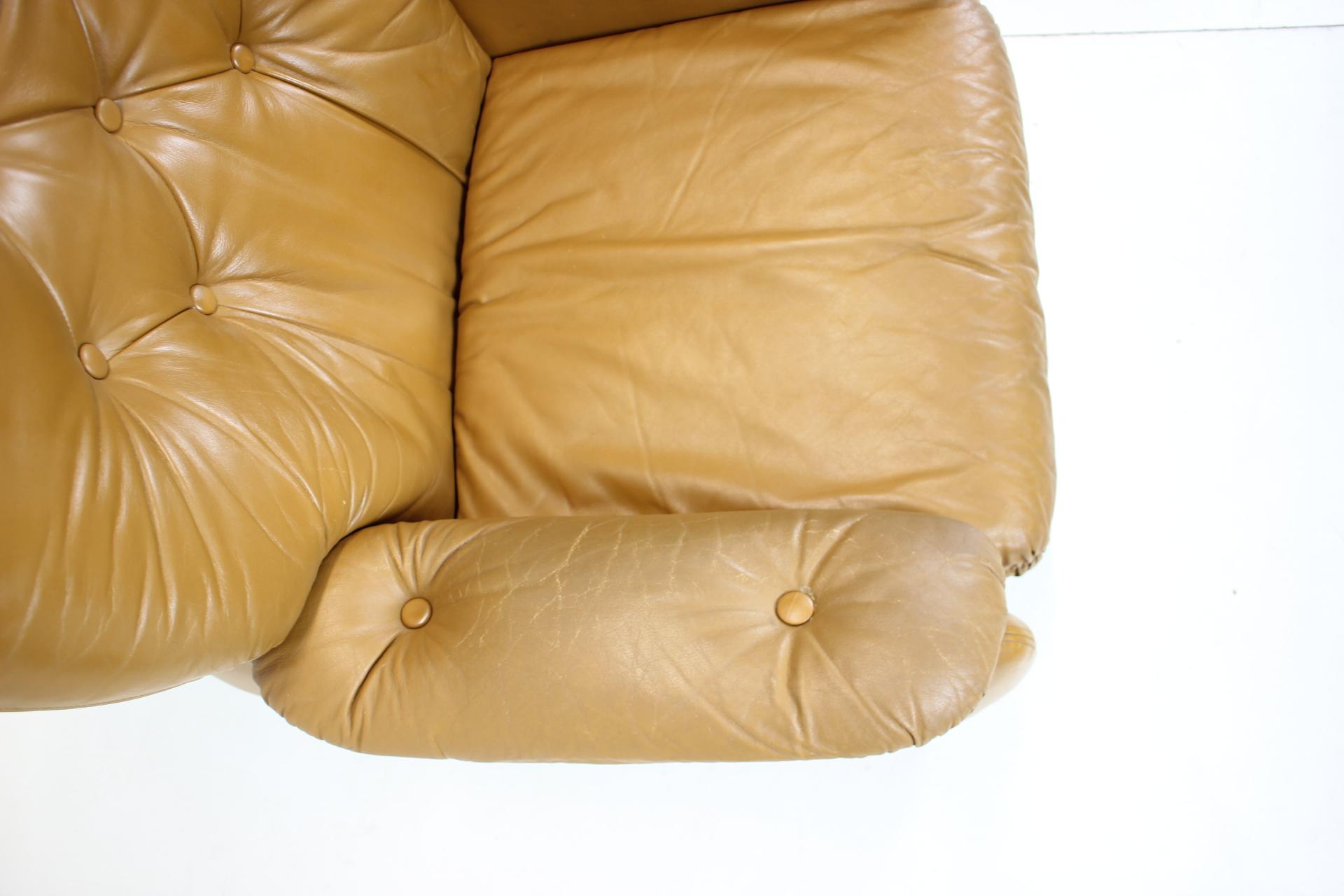 1970s Design Italian Armchairs Leather For Sale 1
