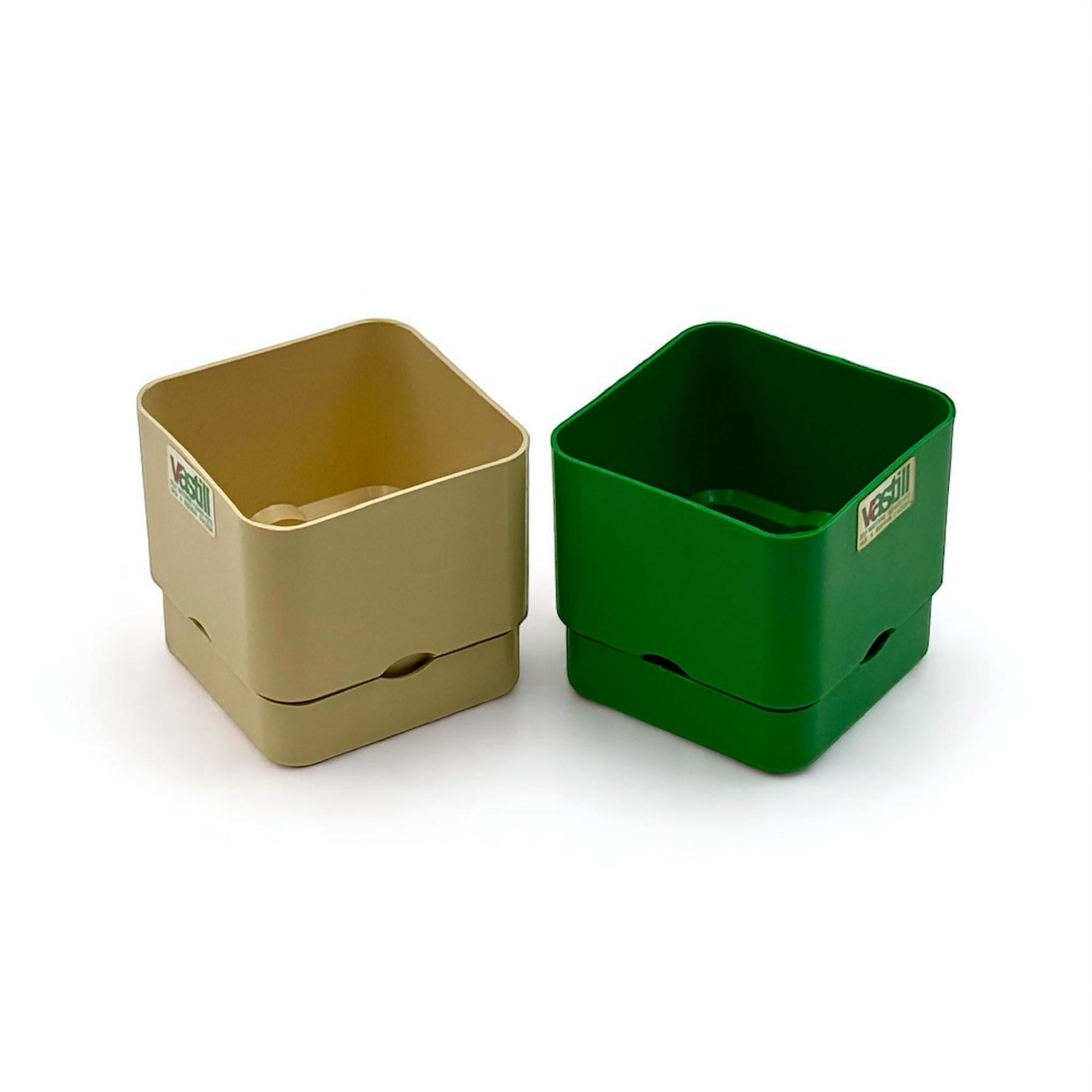 Plastic 1970s Design Modular Planters 'Smeralda' by Studio Reflex for Vastill Italy NOS For Sale