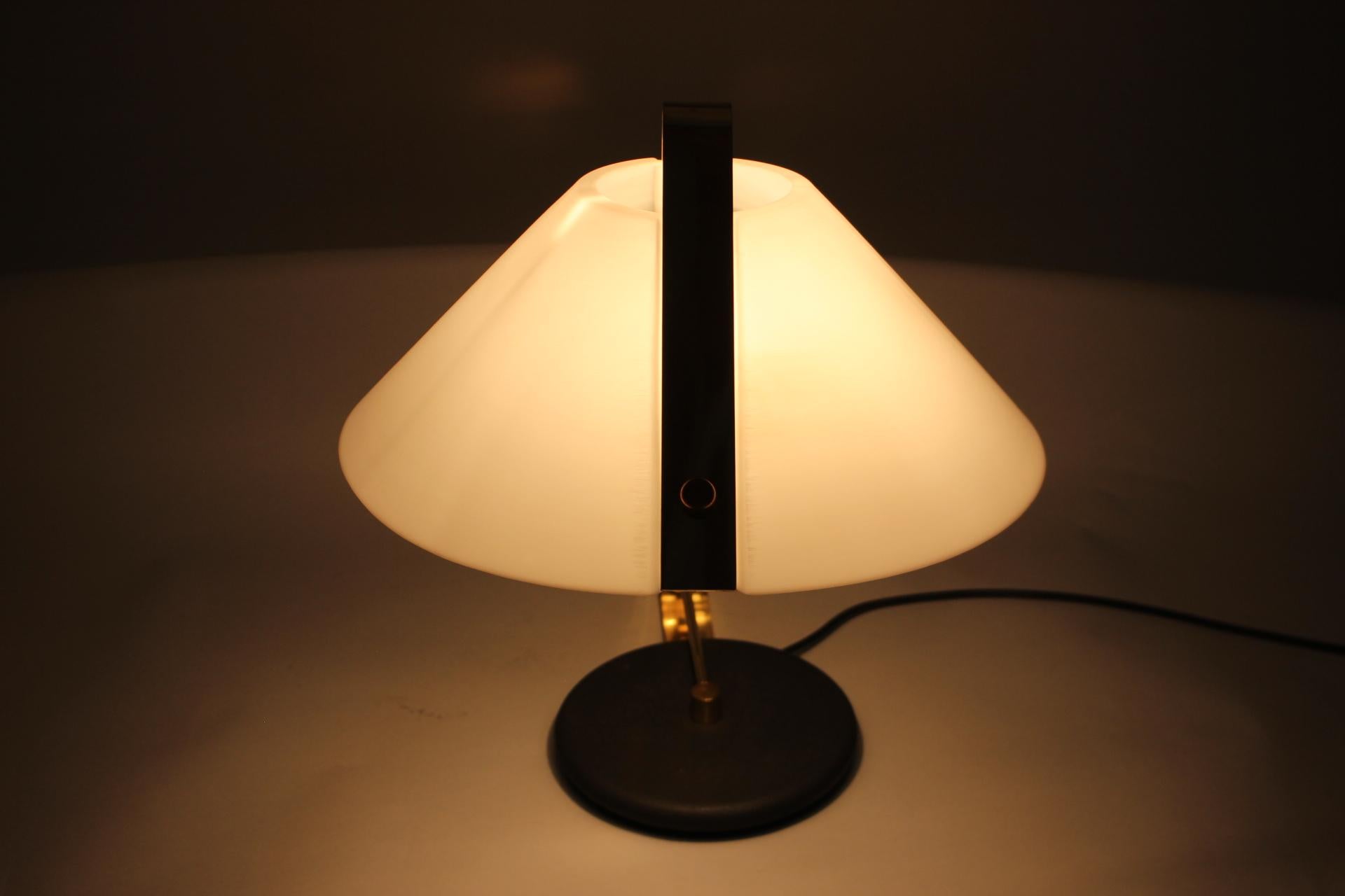 1970er Design Tischlampe, Italien im Angebot 7